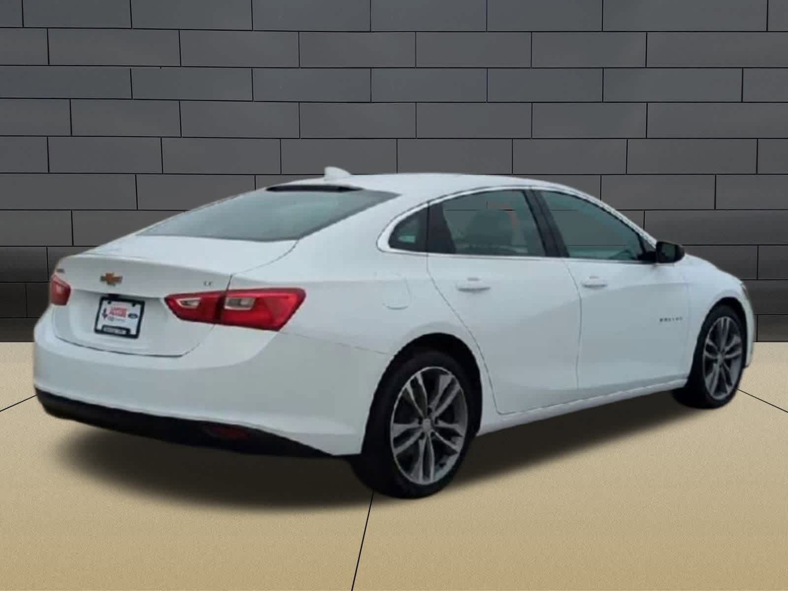 Thumbnail: 2023 Chevrolet Malibu - 8