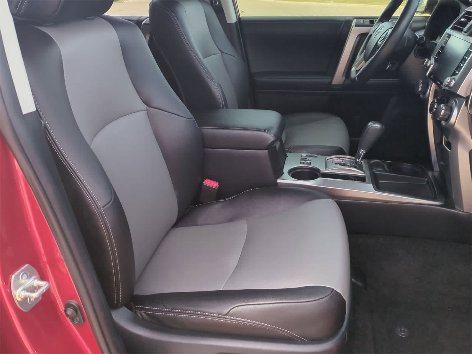 Thumbnail: 2022 Toyota 4Runner - 28