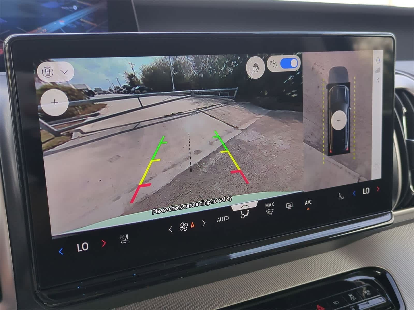 Thumbnail: 2025 Ford Expedition - 15