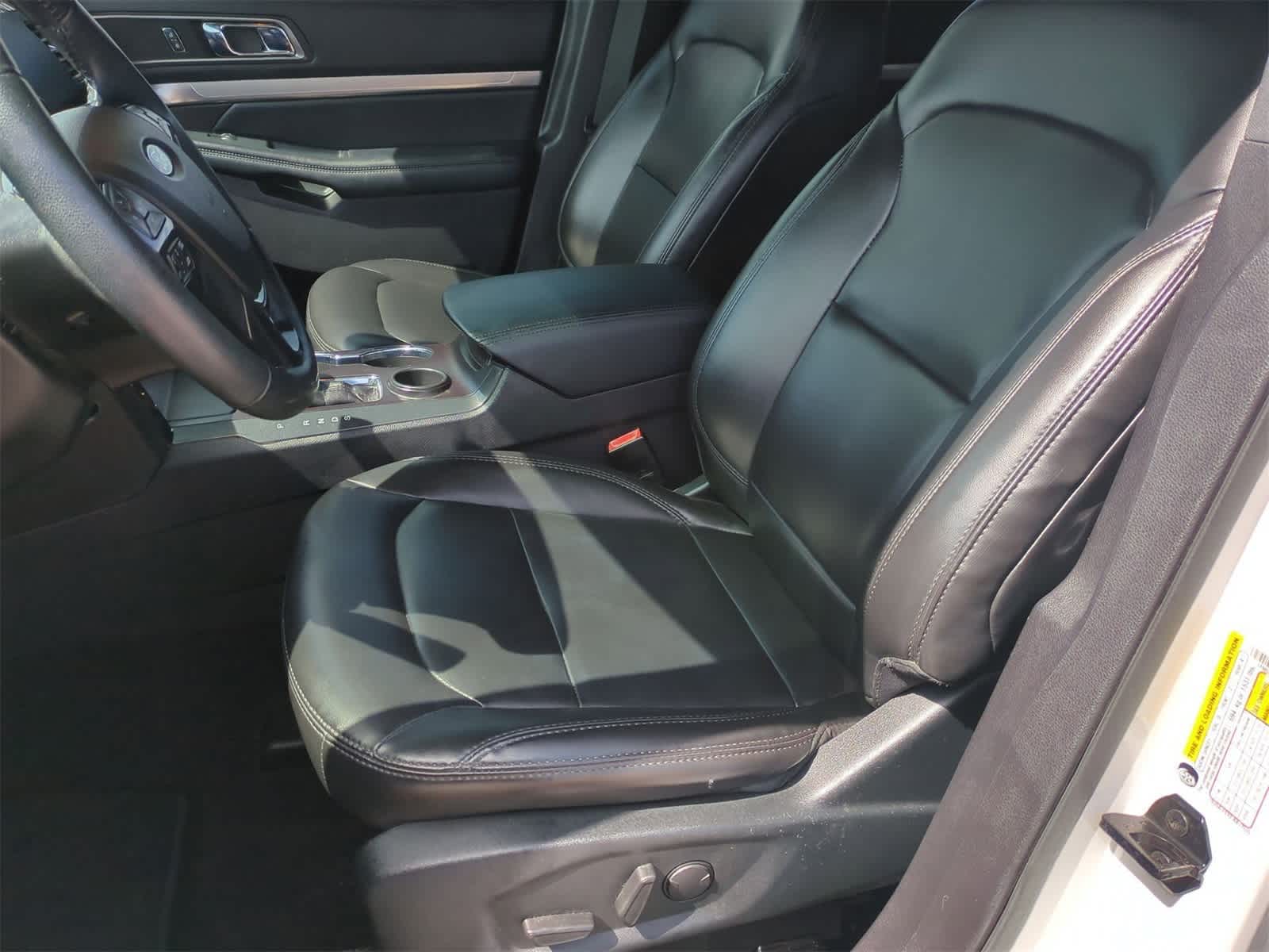 2019 Ford Explorer XLT 19