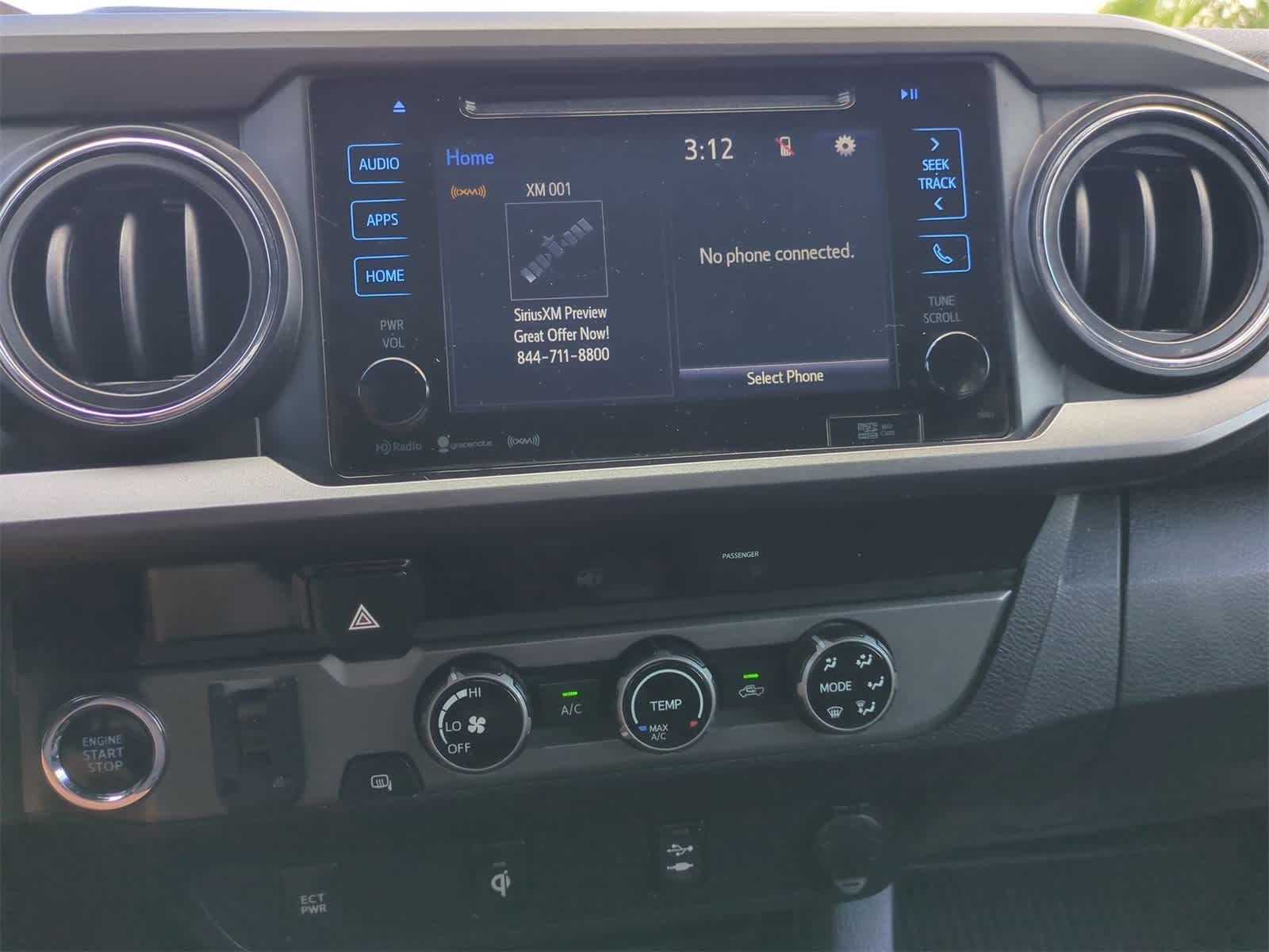 Thumbnail: 2016 Toyota Tacoma - 13