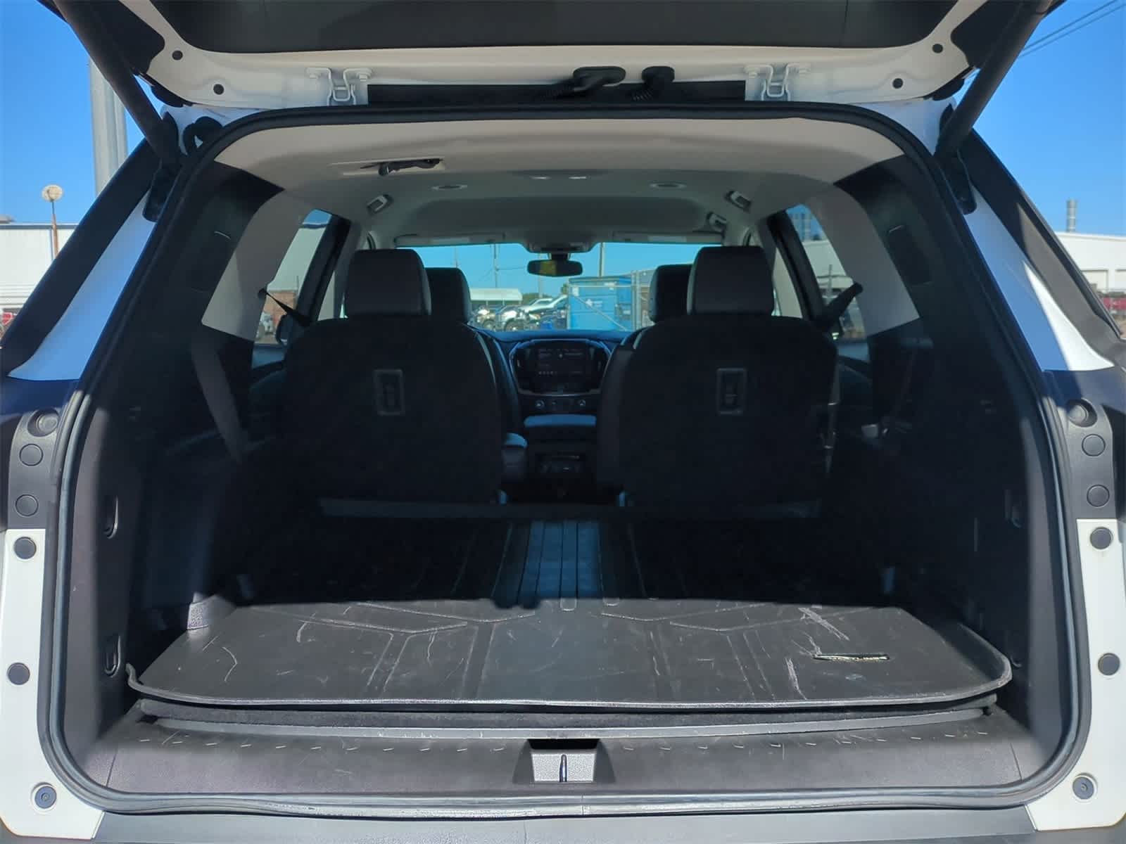 Thumbnail: 2020 Chevrolet Traverse - 24