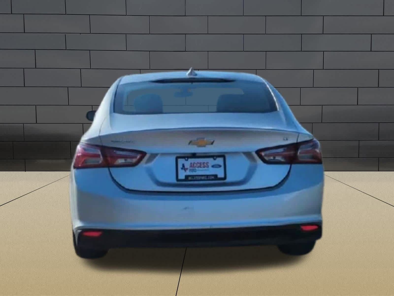 Thumbnail: 2022 Chevrolet Malibu - 7