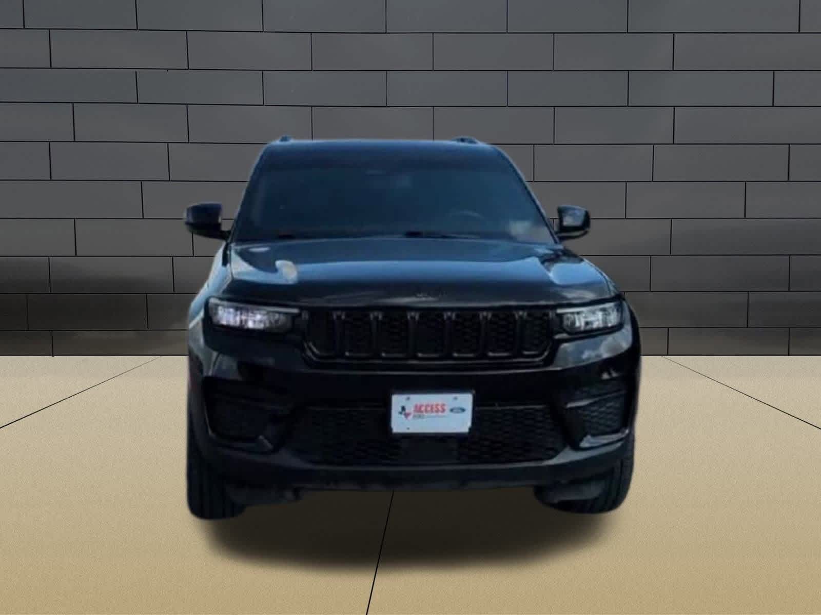 Thumbnail: 2023 Jeep Grand Cherokee - 3
