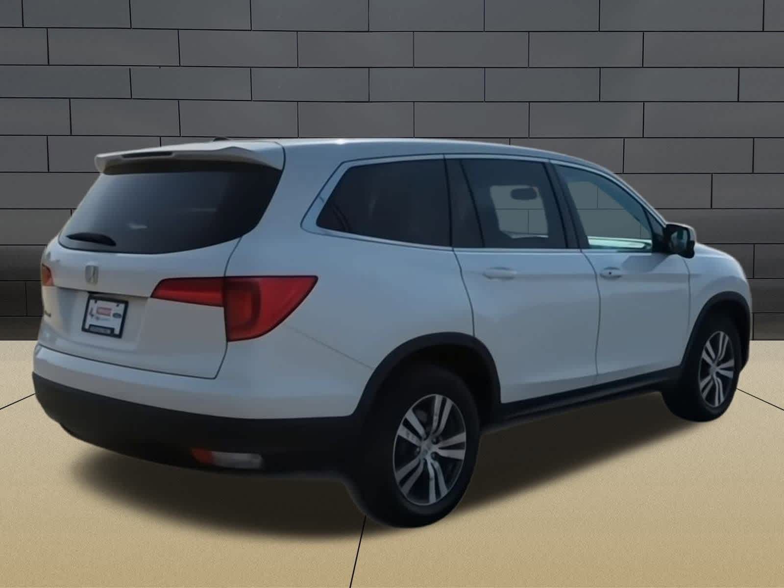 Thumbnail: 2018 Honda Pilot - 8