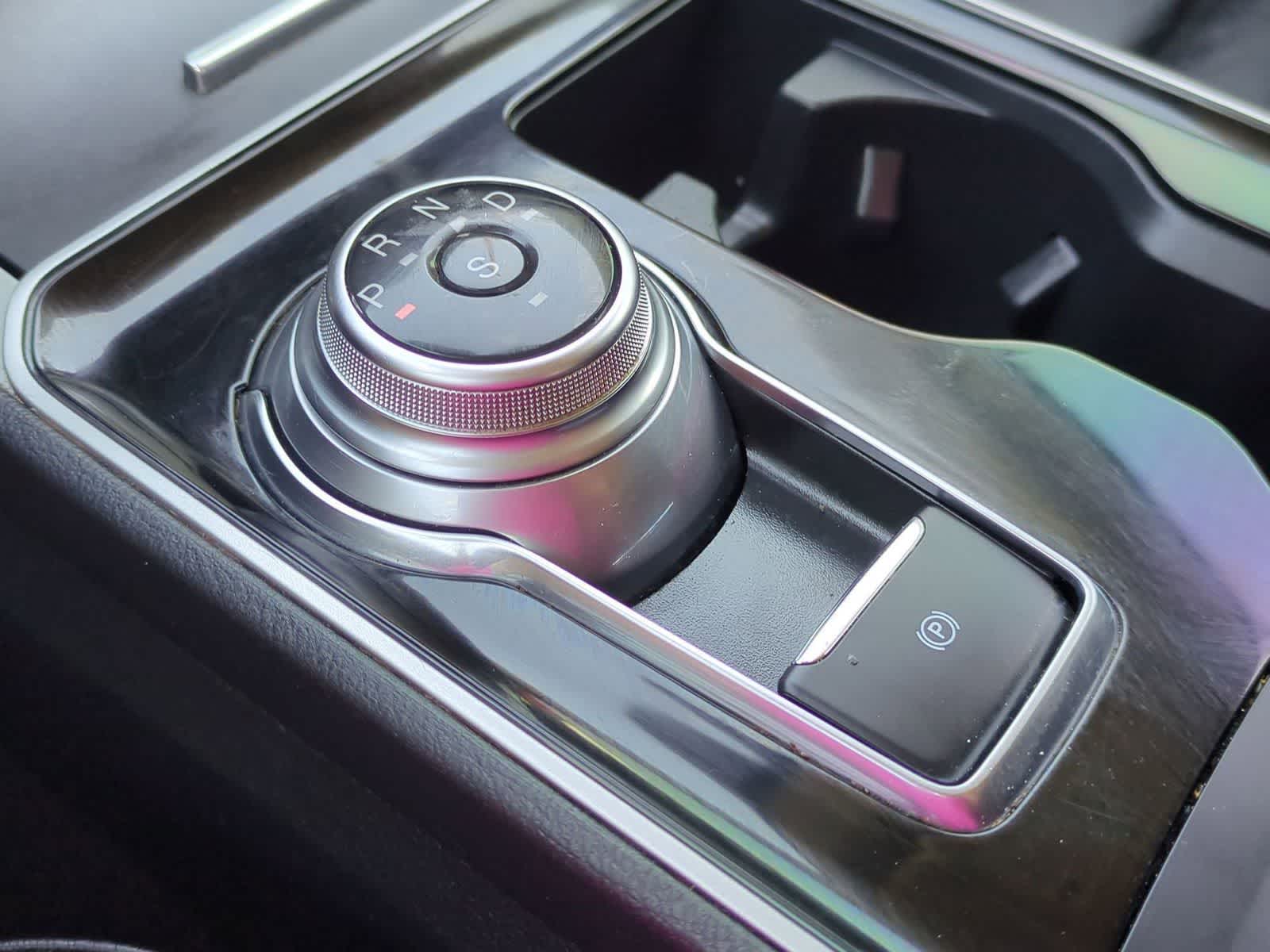 Thumbnail: 2020 Ford Edge - 16