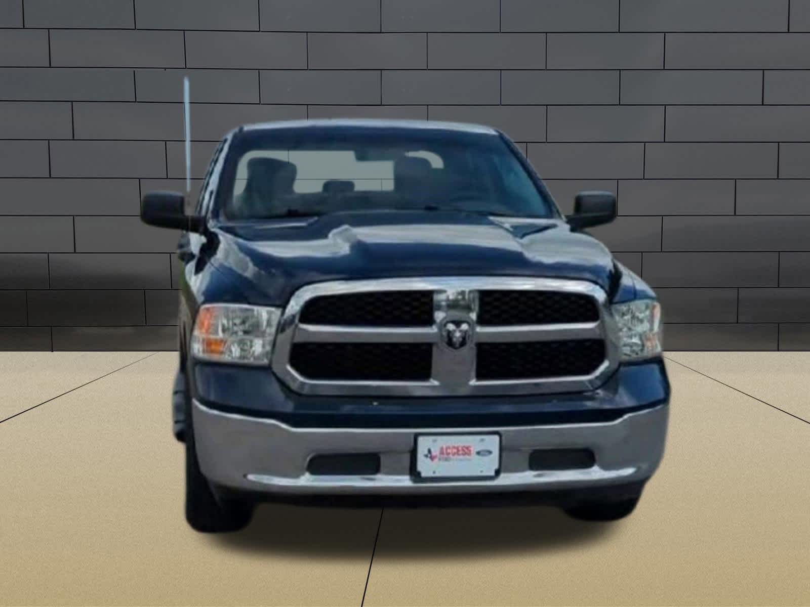 Thumbnail: 2020 RAM 1500 Classic - 3