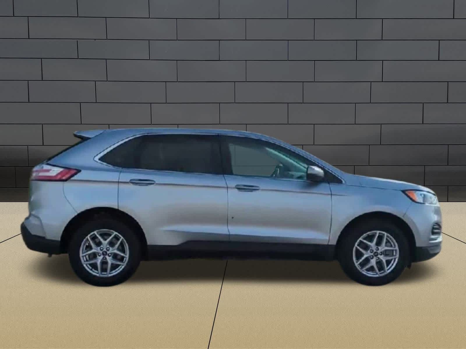 Thumbnail: 2023 Ford Edge - 9