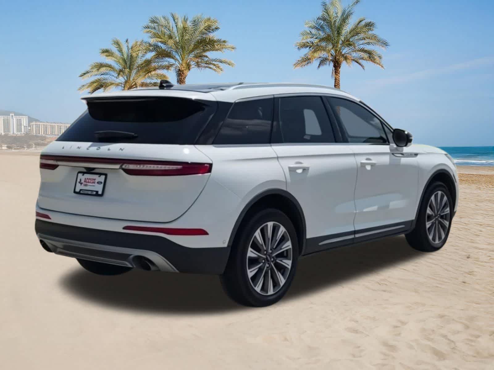Thumbnail: 2022 Lincoln Corsair - 8