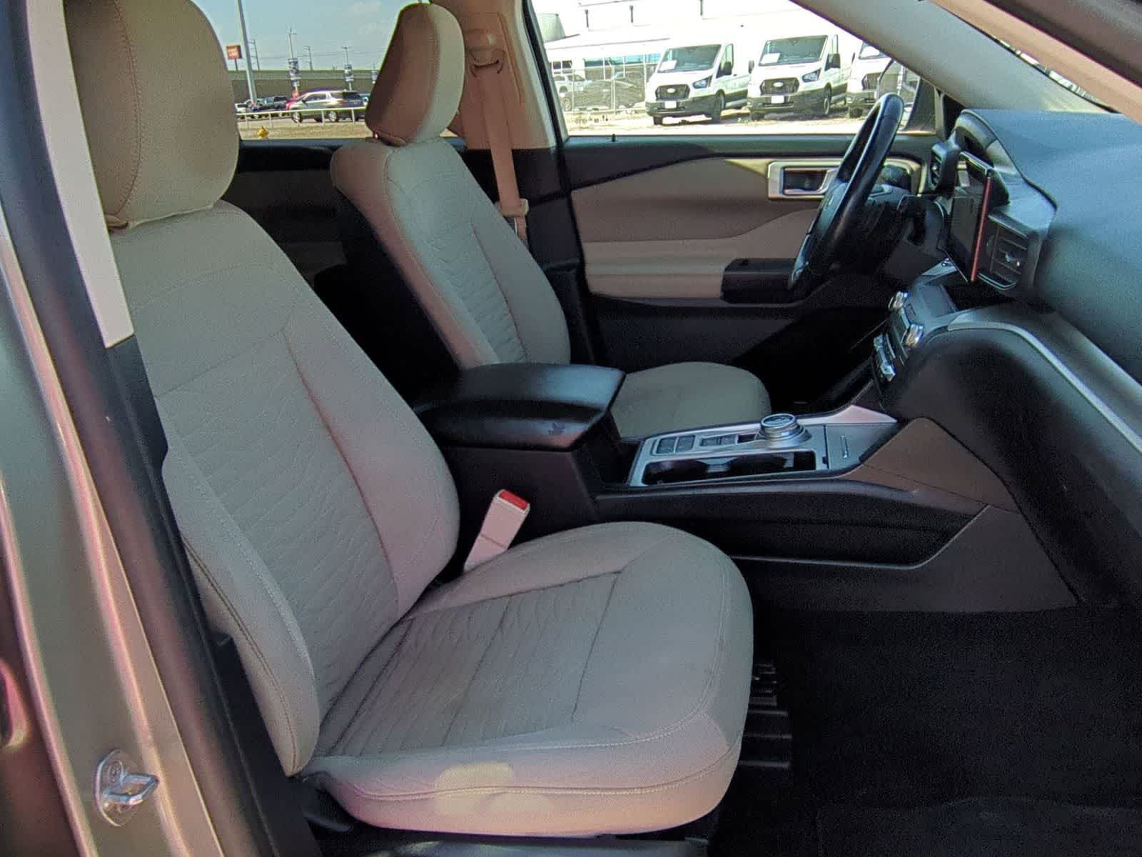 Thumbnail: 2020 Ford Explorer - 26