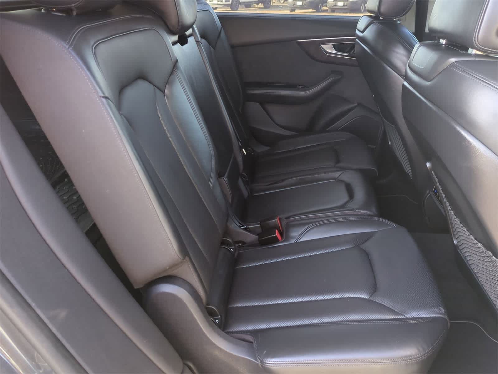 Thumbnail: 2019 Audi Q8 - 27