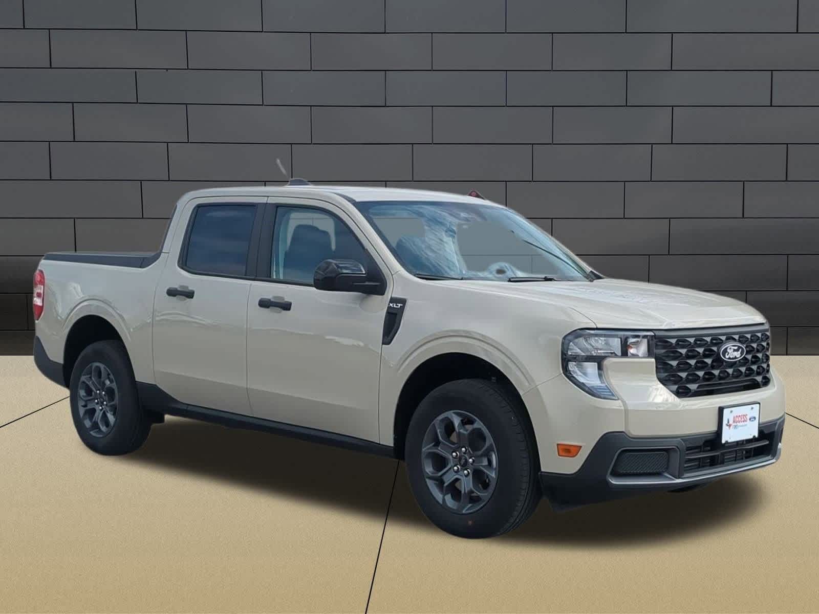 2025 Ford Maverick XLT photo 2