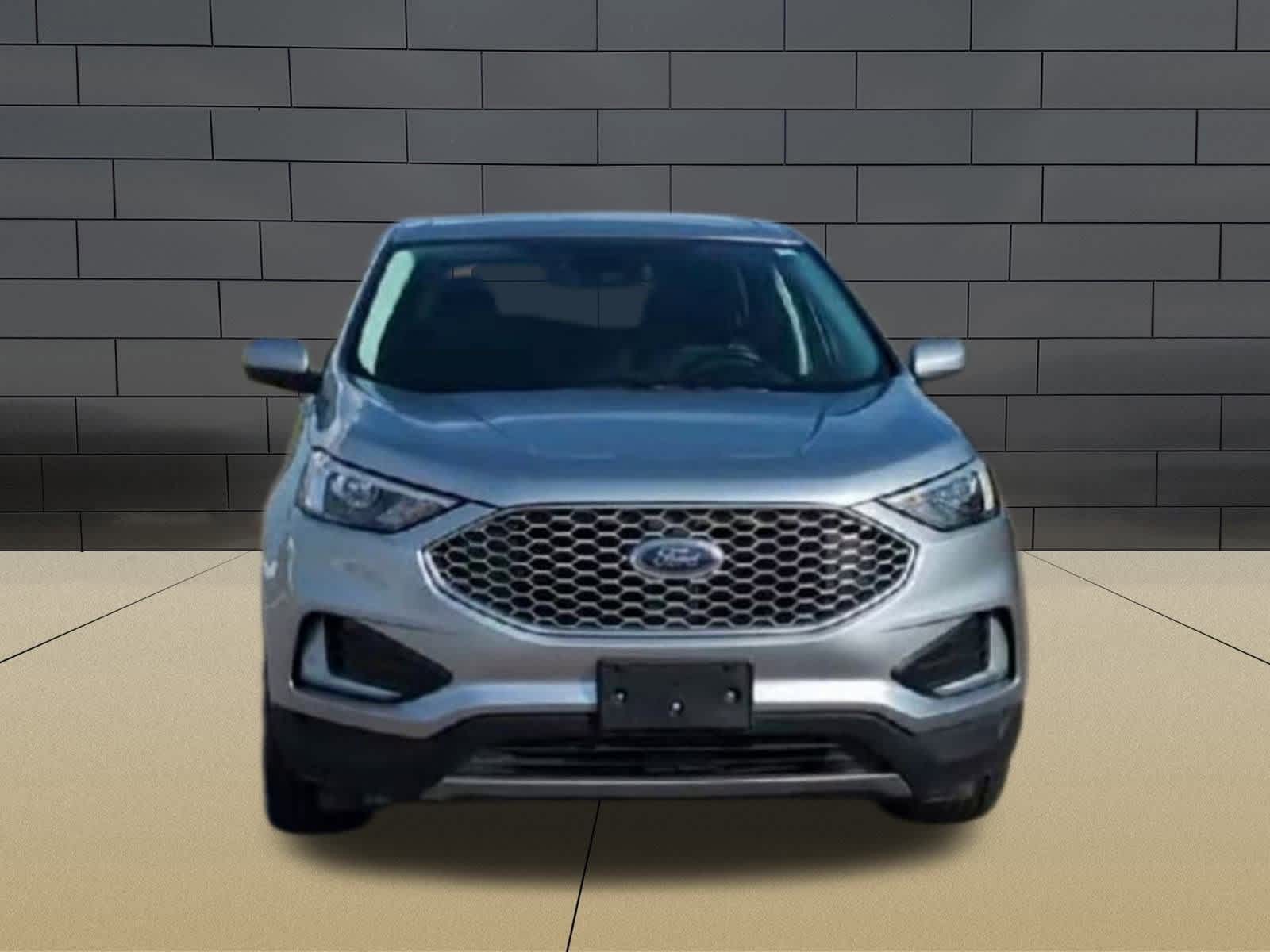 Thumbnail: 2023 Ford Edge - 3