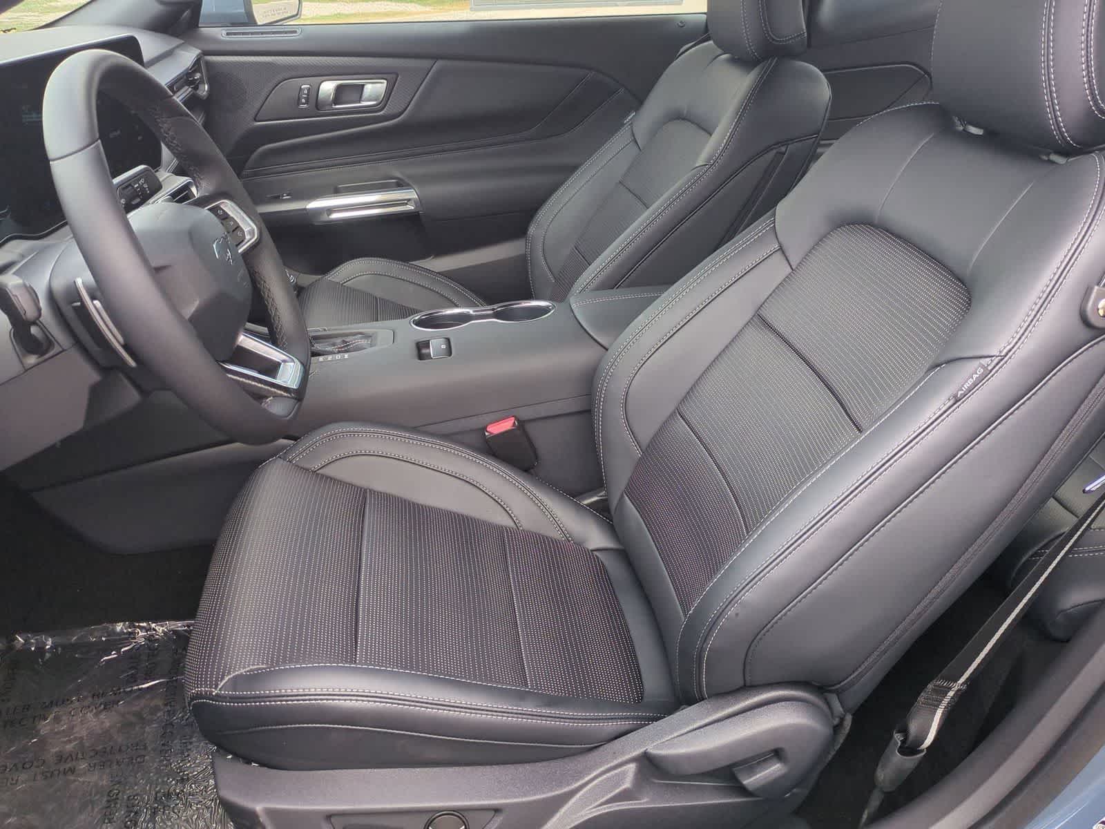 Thumbnail: 2025 Ford Mustang - 19