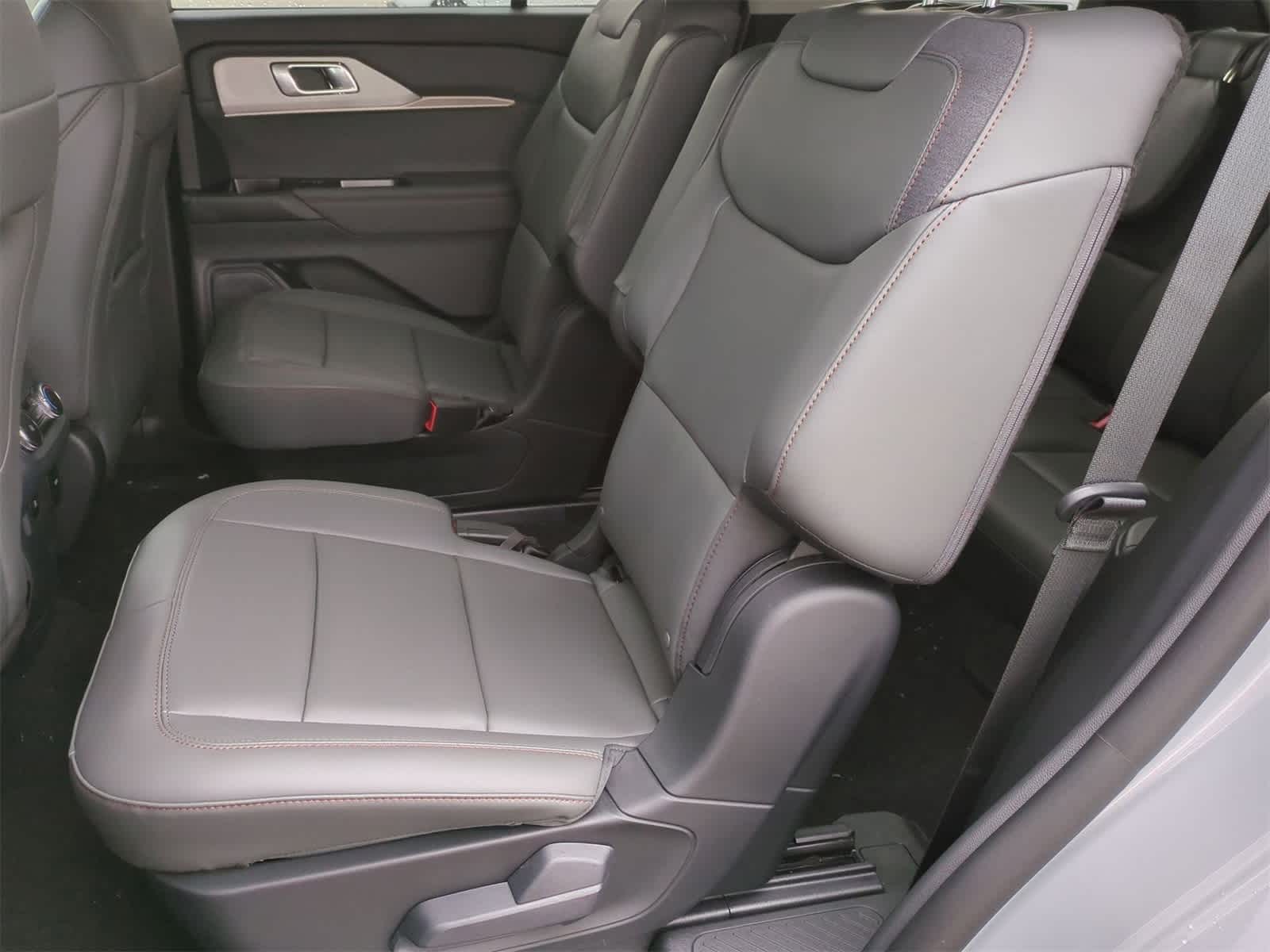 Thumbnail: 2025 Ford Explorer - 24