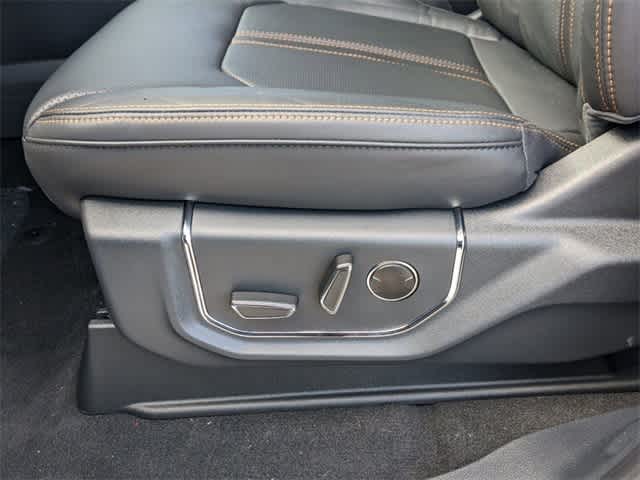 2023 Ford Expedition Platinum photo 3