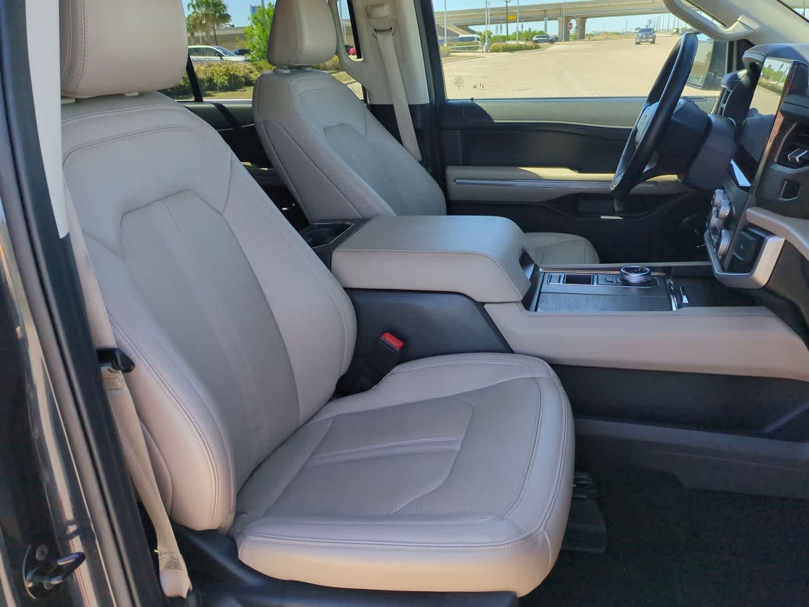 Thumbnail: 2024 Ford Expedition - 28