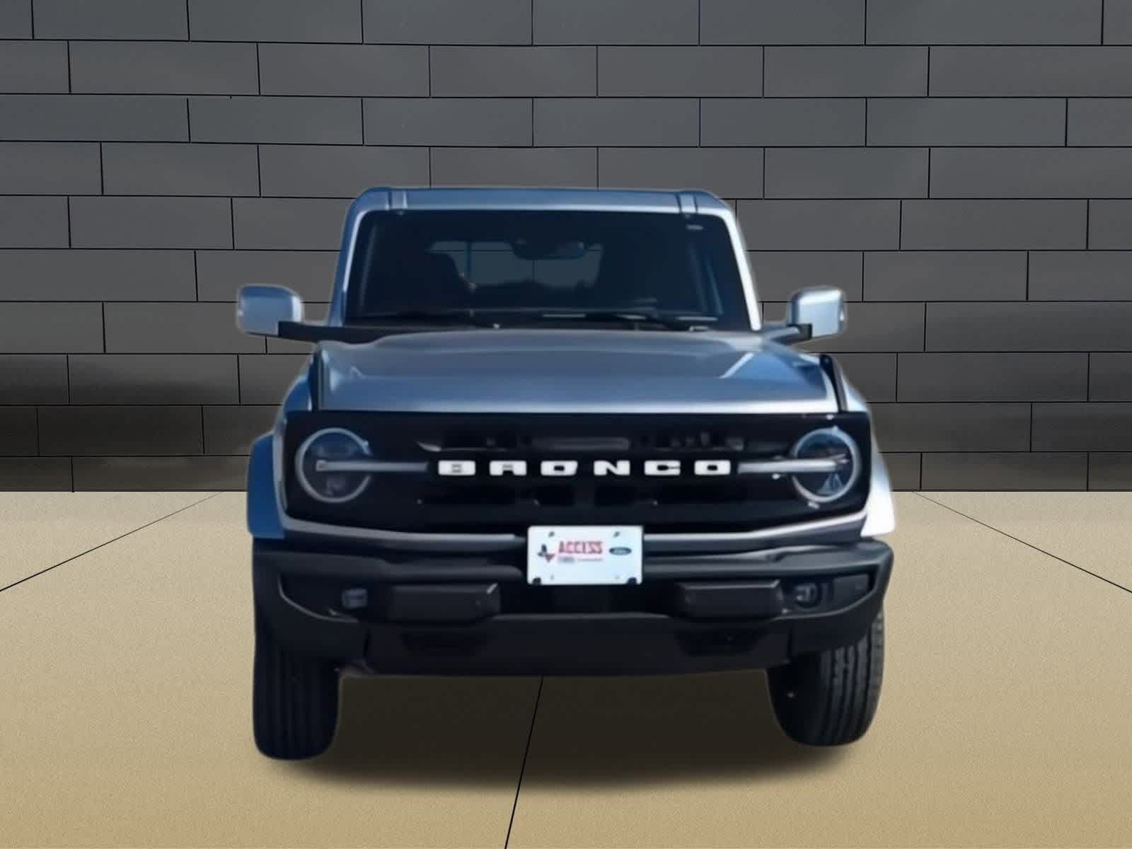 2024 Ford Bronco Outer Banks photo 3