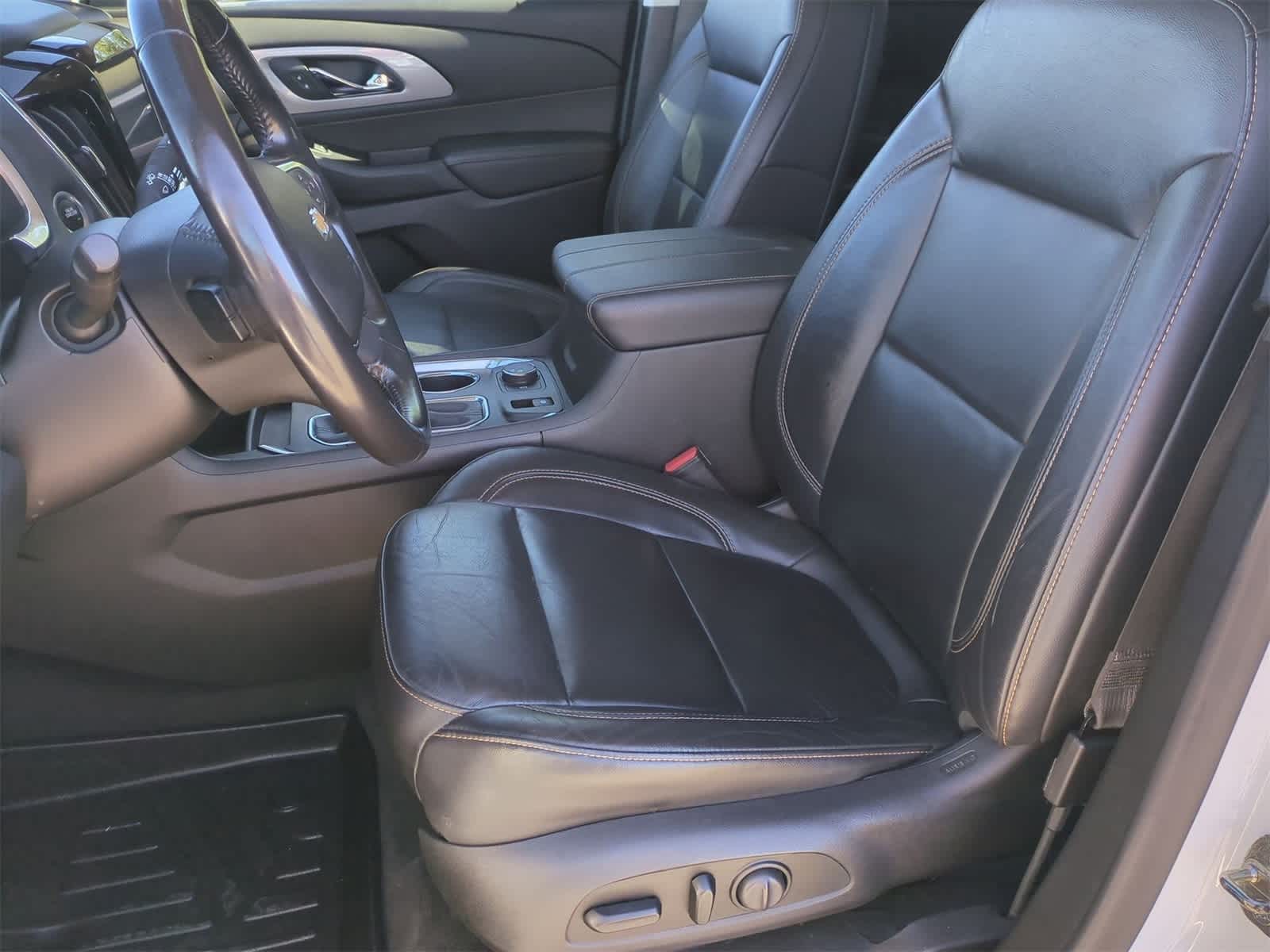 Thumbnail: 2020 Chevrolet Traverse - 18