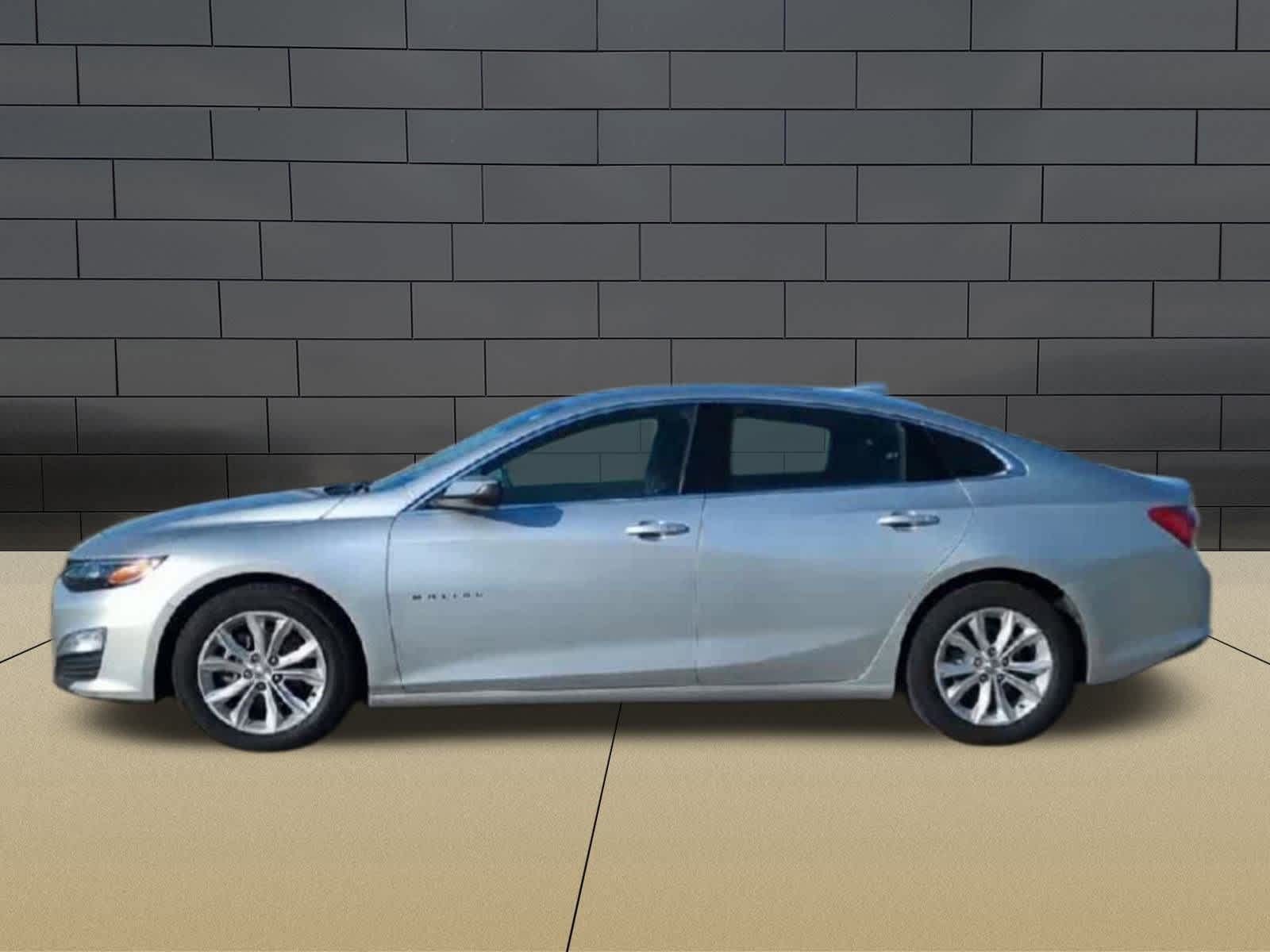 Thumbnail: 2022 Chevrolet Malibu - 5