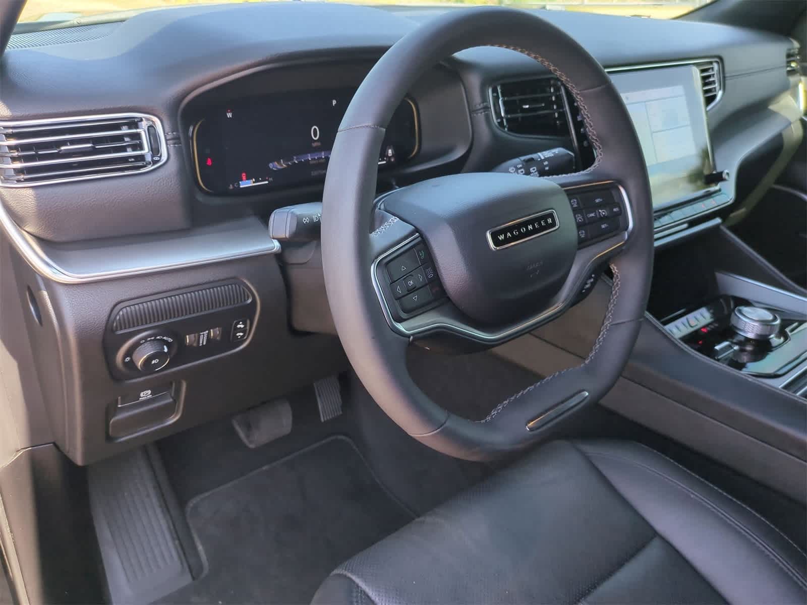 Thumbnail: 2023 Jeep Wagoneer - 10