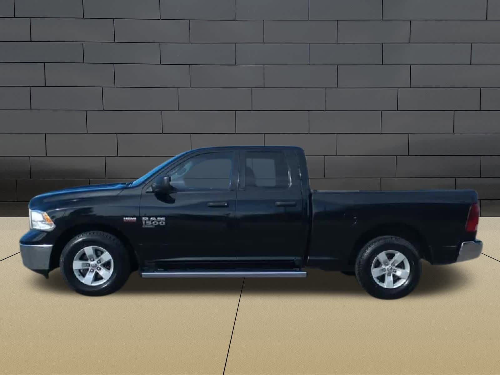 Thumbnail: 2019 RAM 1500 Classic - 5