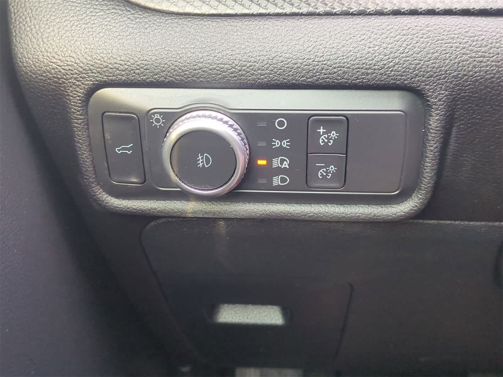 Thumbnail: 2022 Ford Explorer - 18