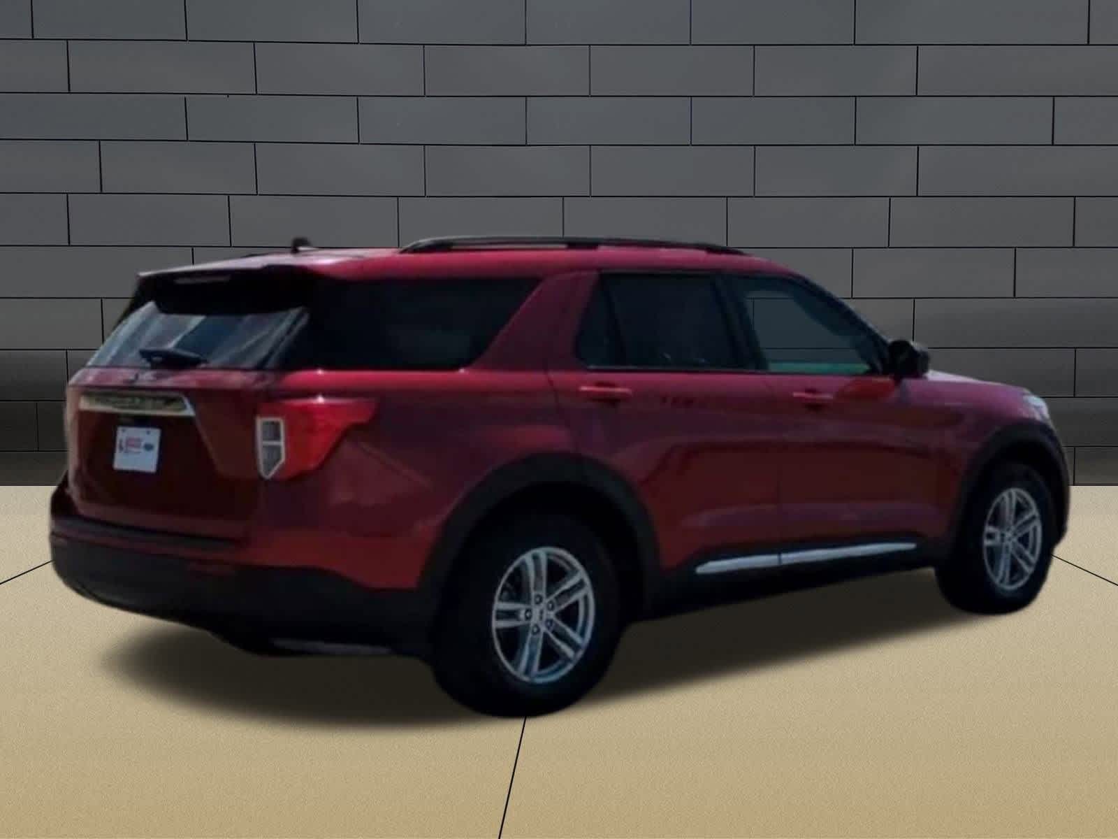 Thumbnail: 2022 Ford Explorer - 8