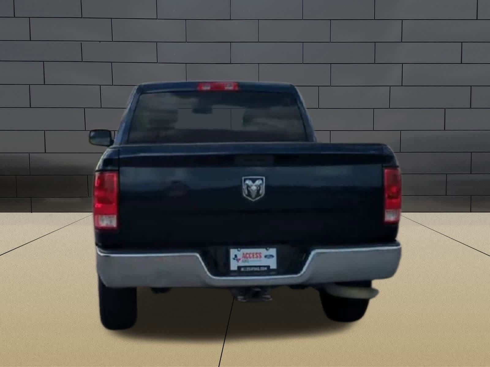Thumbnail: 2020 RAM 1500 Classic - 7
