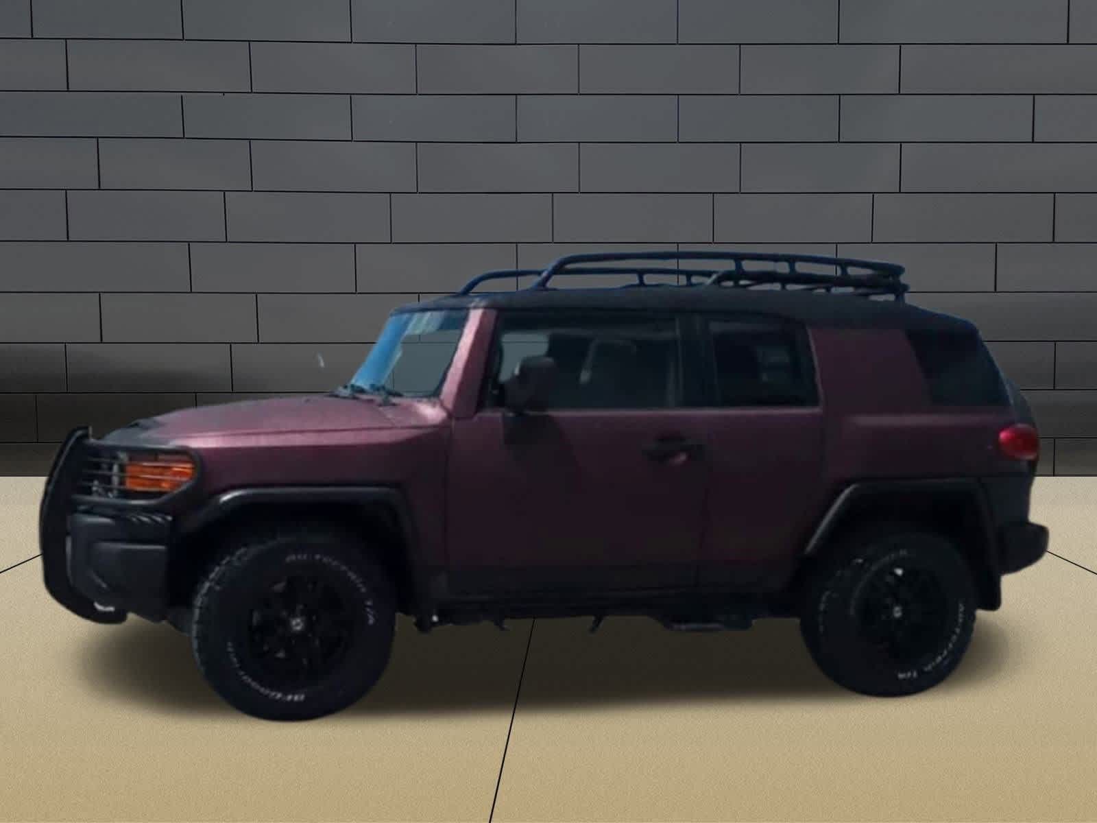 Thumbnail: 2013 Toyota FJ Cruiser - 6