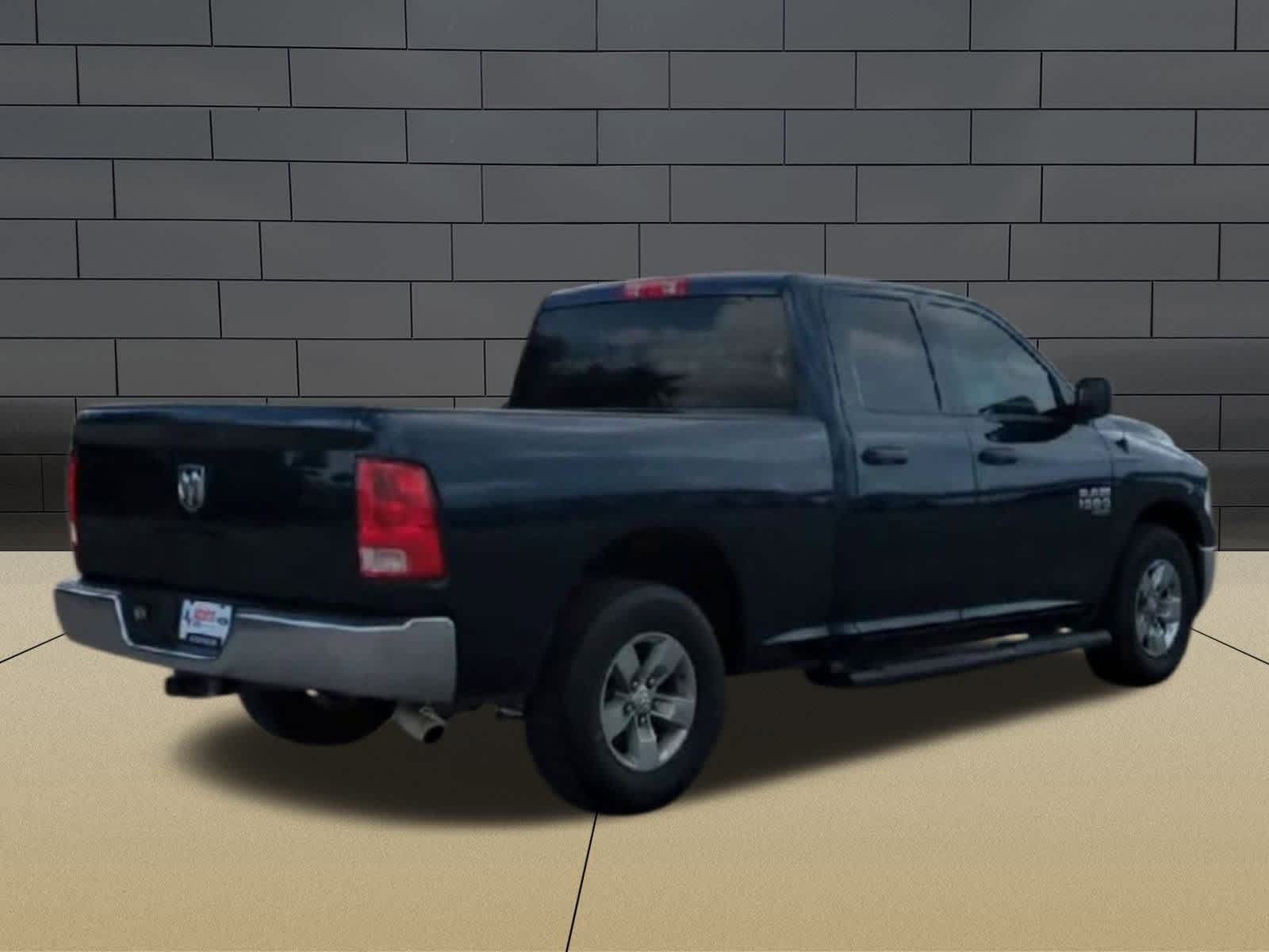 Thumbnail: 2020 RAM 1500 Classic - 8