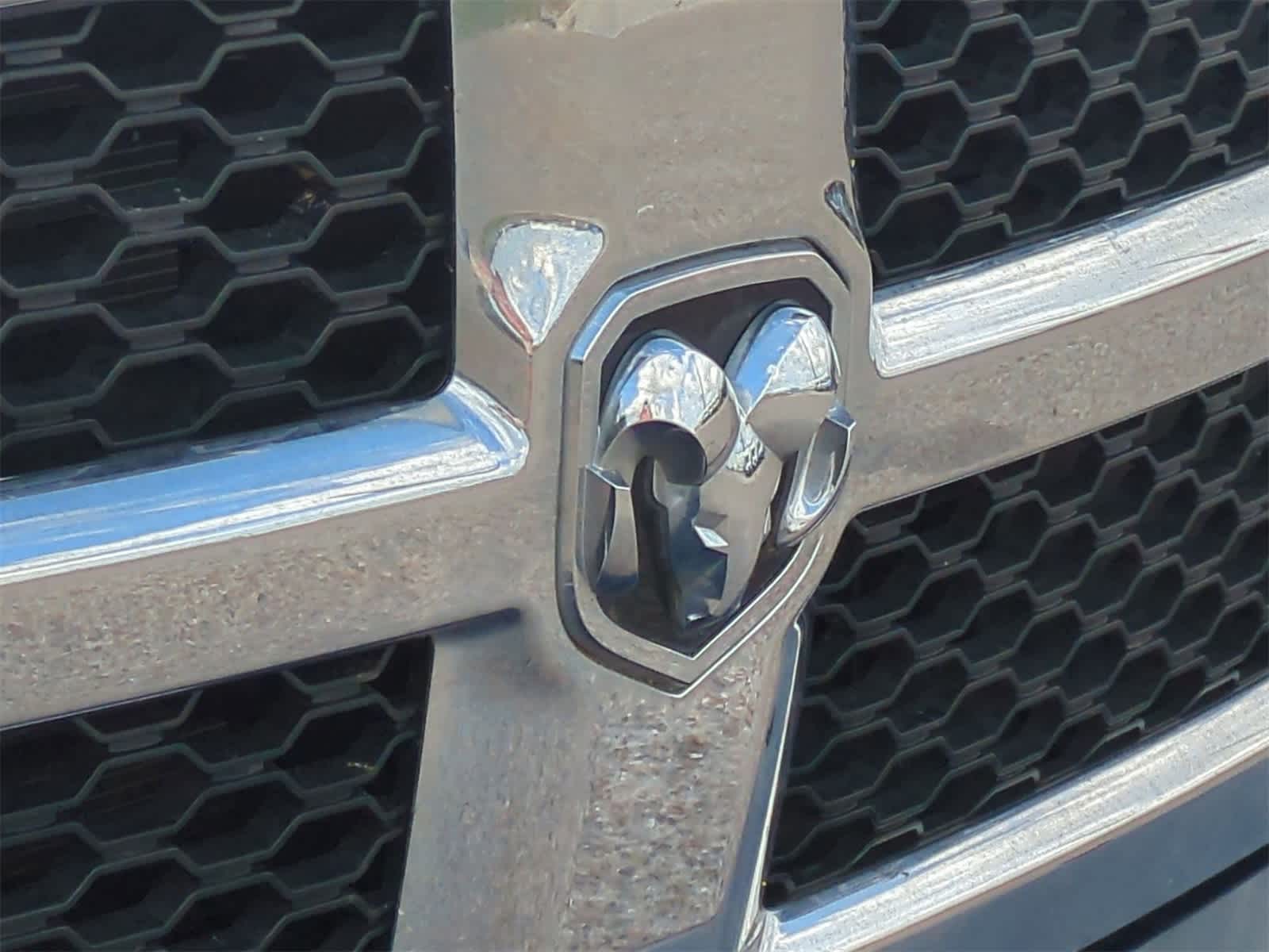 Thumbnail: 2020 RAM 1500 Classic - 28