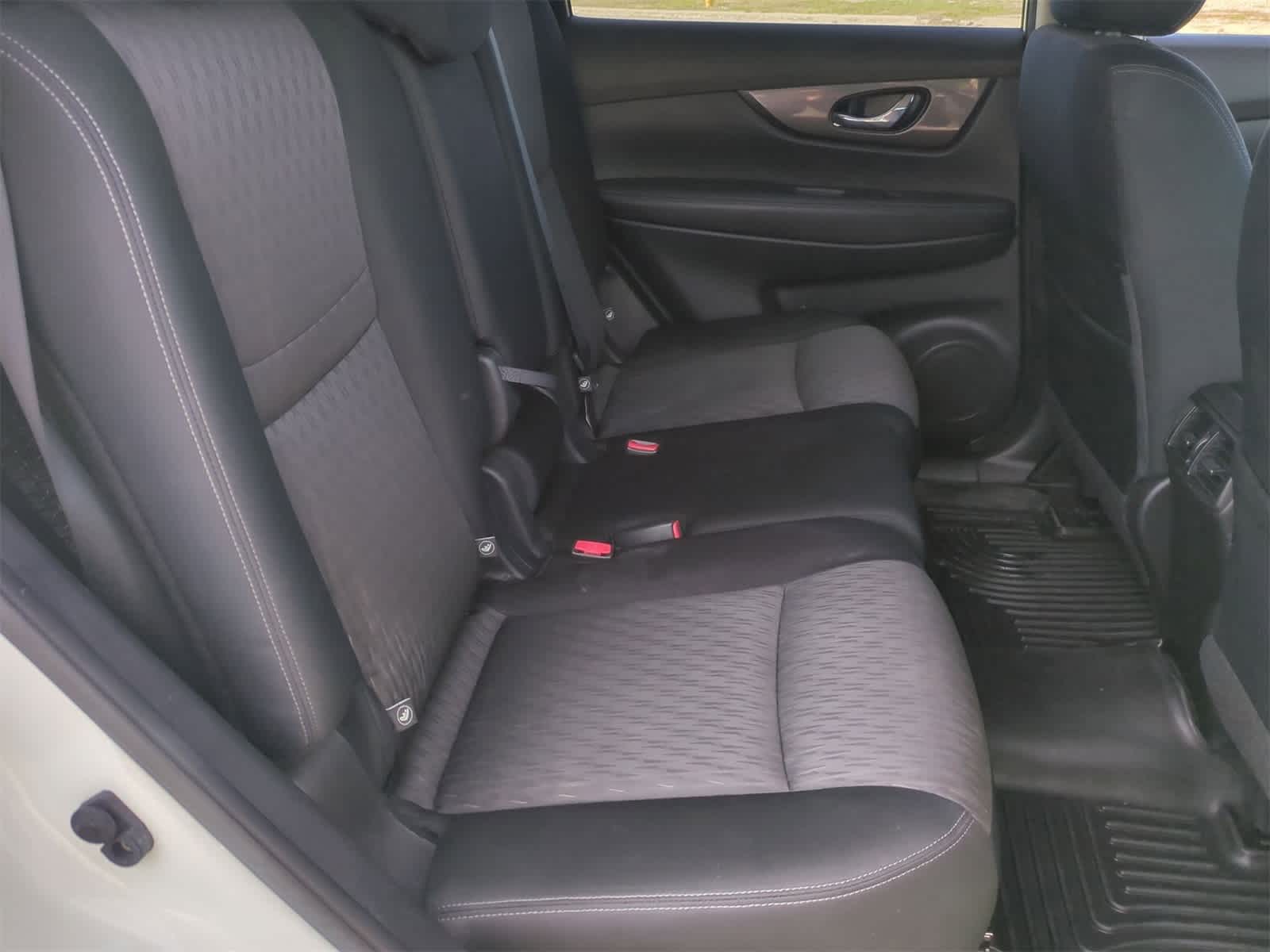 Thumbnail: 2019 Nissan Rogue - 25