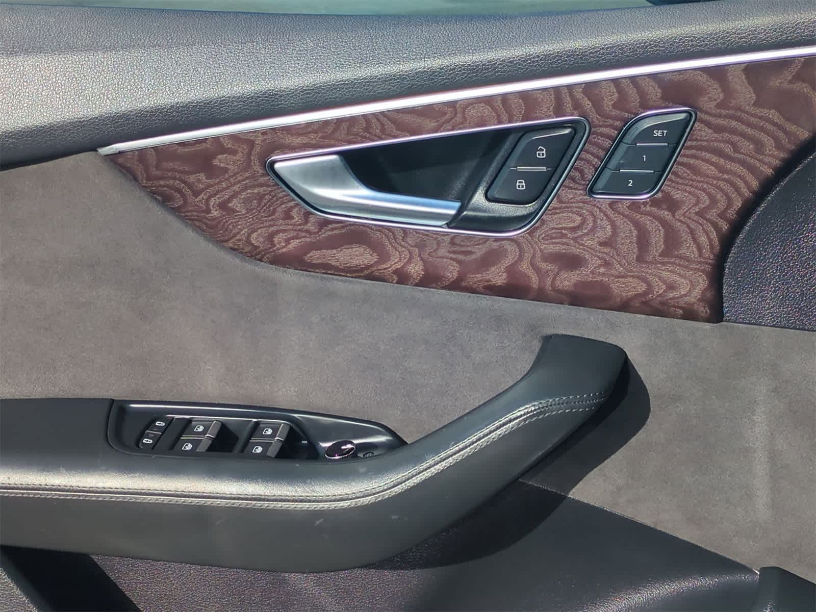 Thumbnail: 2019 Audi Q8 - 24