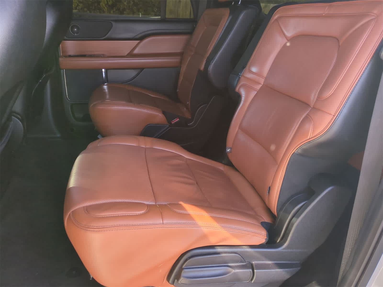 Thumbnail: 2019 Lincoln Navigator L - 25