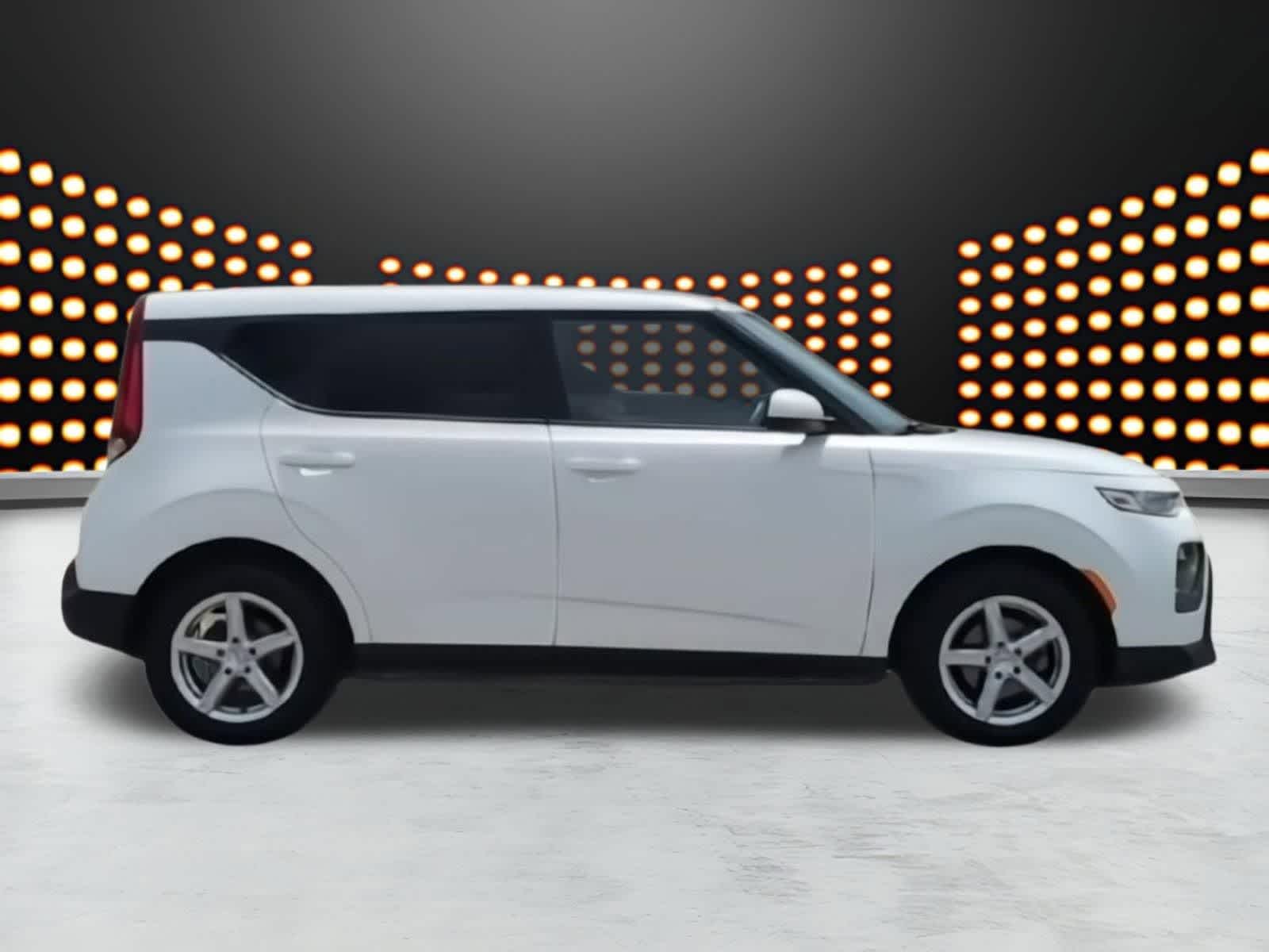 Thumbnail: 2022 Kia Soul - 9