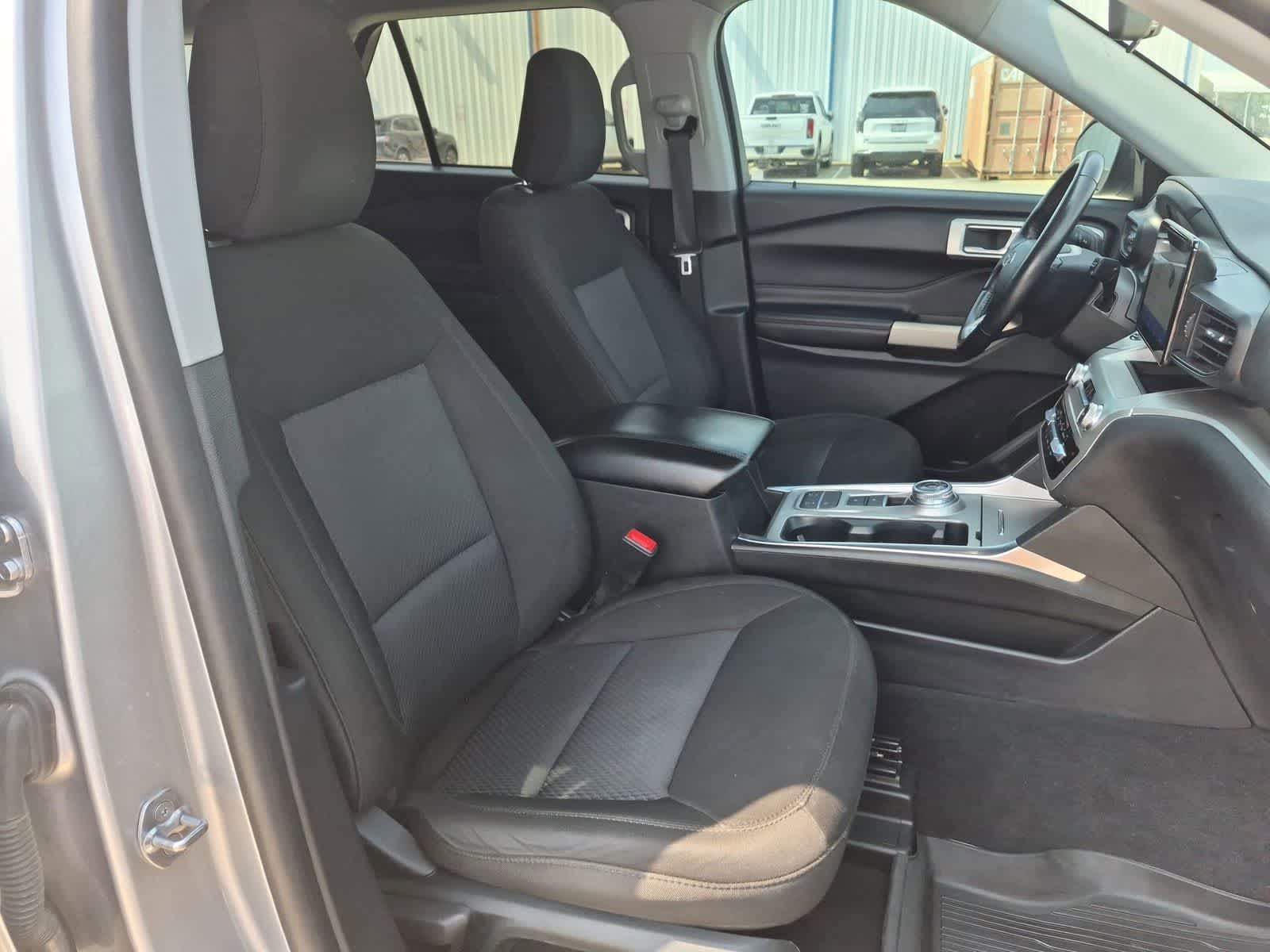 Thumbnail: 2022 Ford Explorer - 26