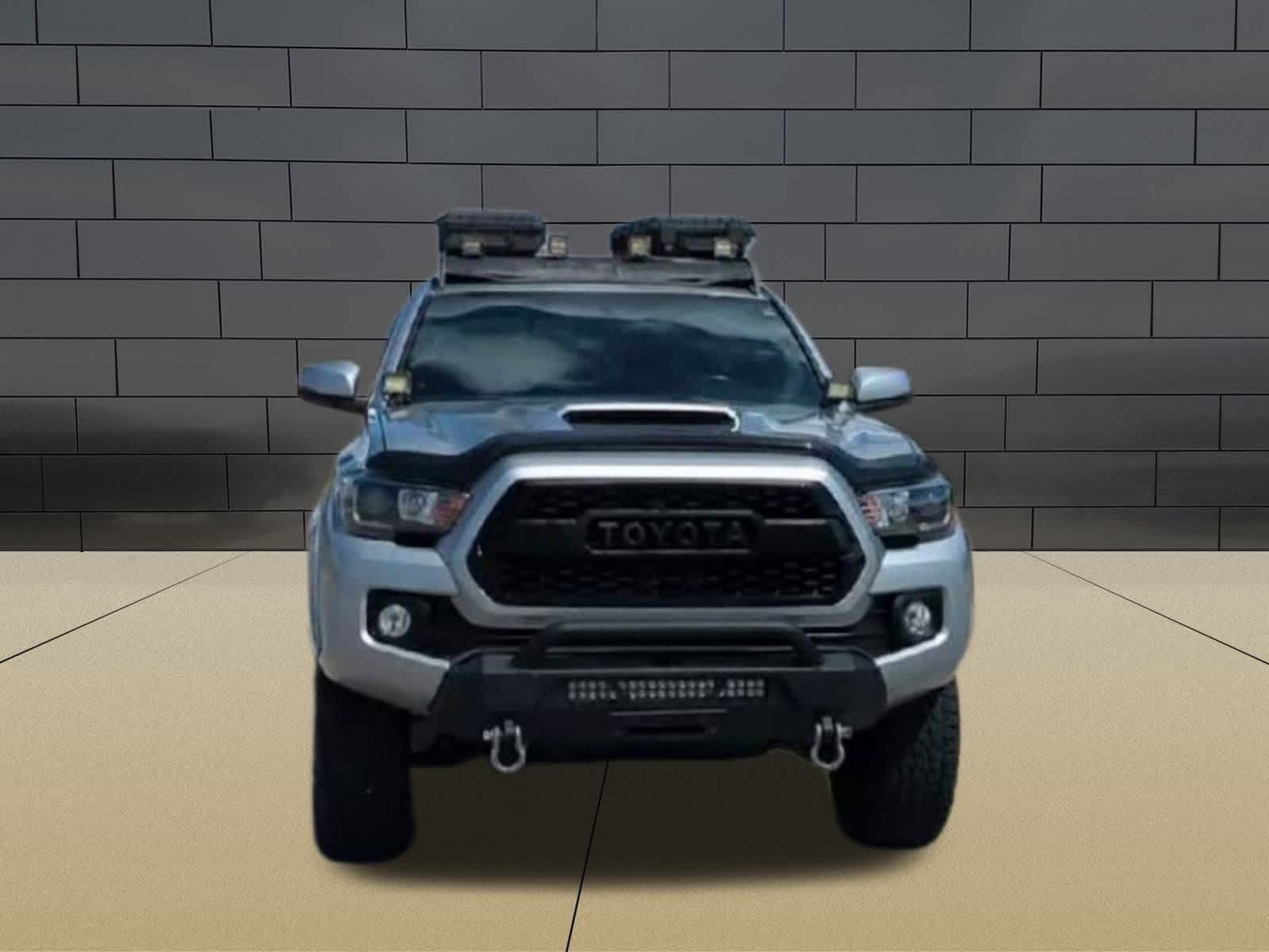Thumbnail: 2016 Toyota Tacoma - 3