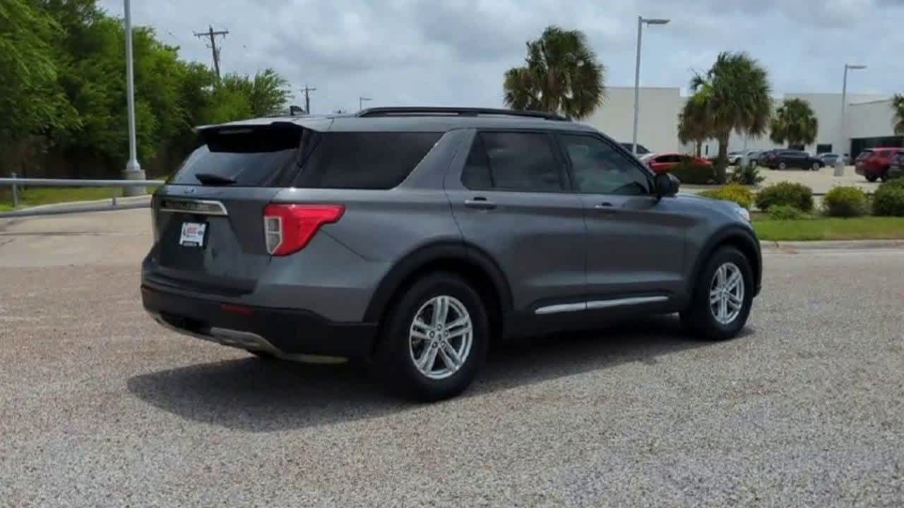 Thumbnail: 2021 Ford Explorer - 8