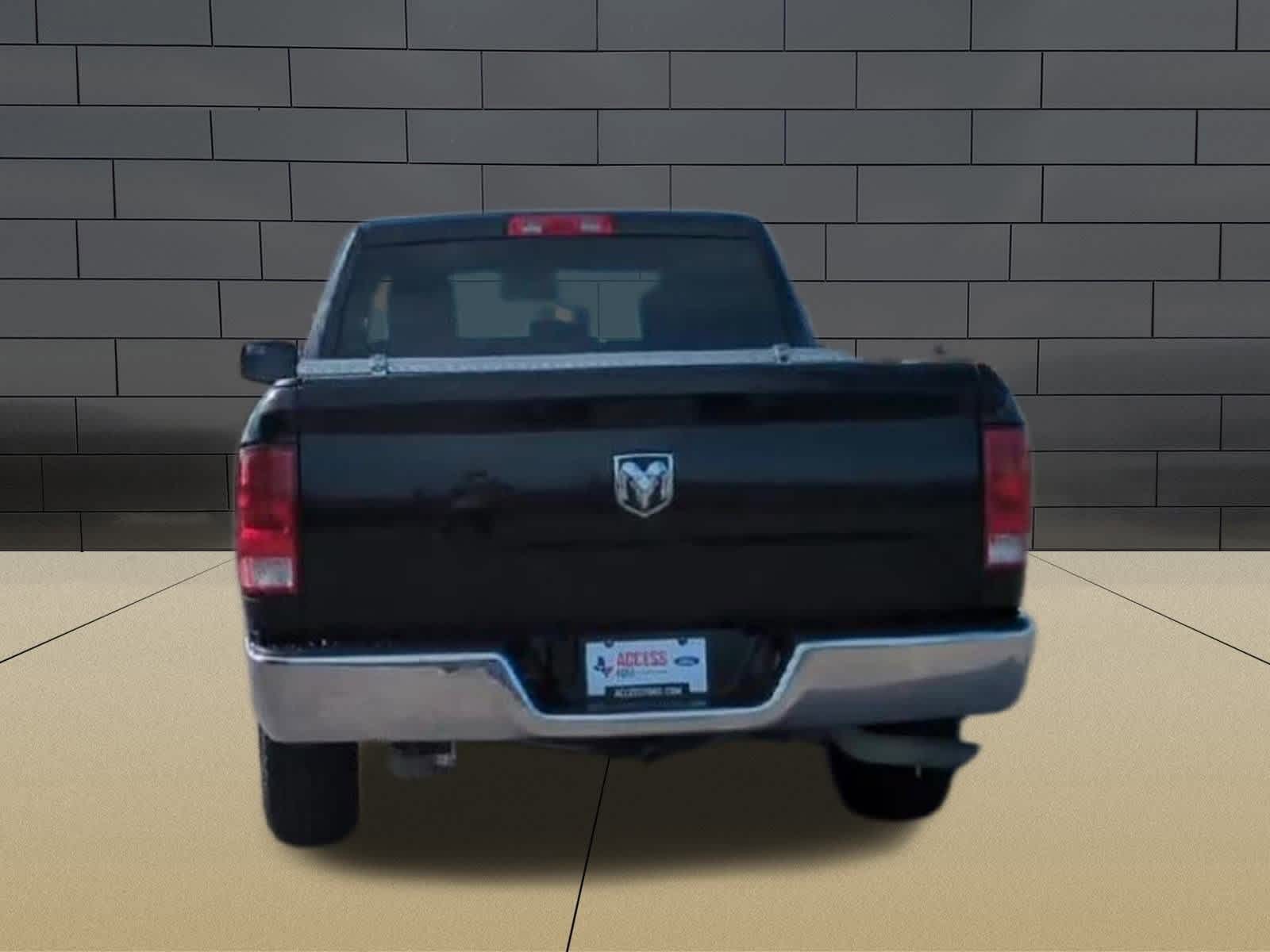 Thumbnail: 2019 RAM 1500 Classic - 7