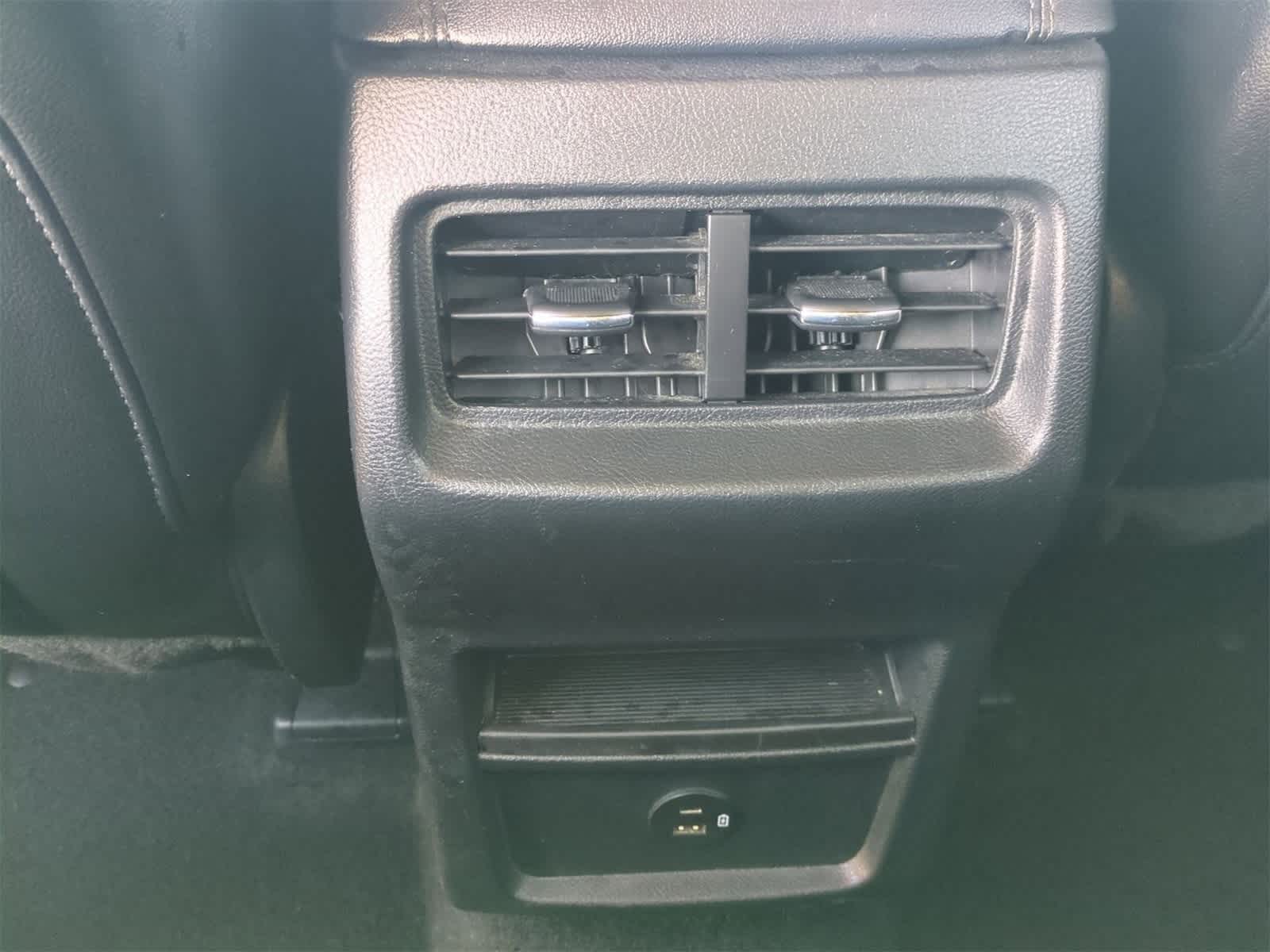 Thumbnail: 2022 Ford Edge - 20