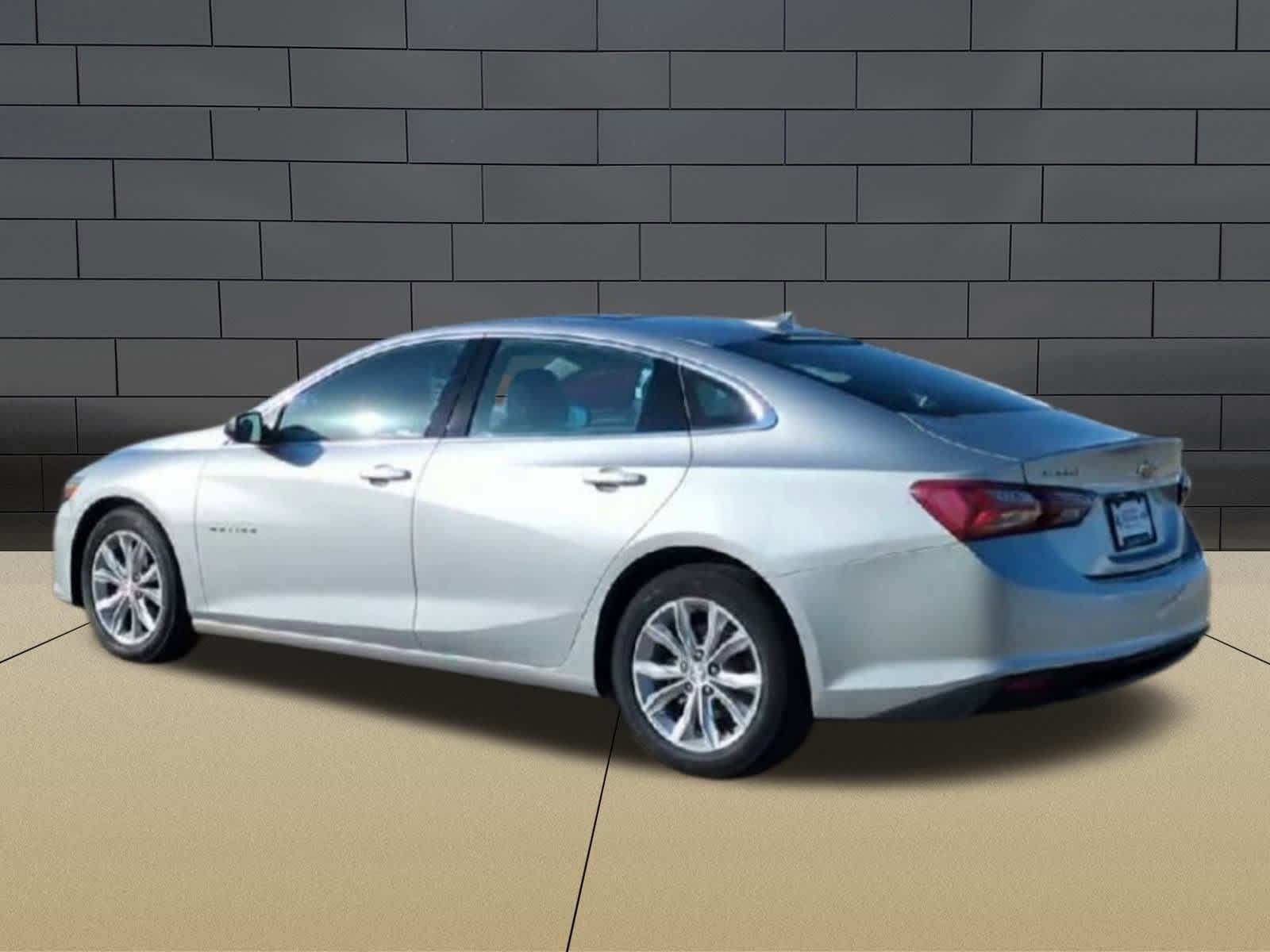 Thumbnail: 2022 Chevrolet Malibu - 6