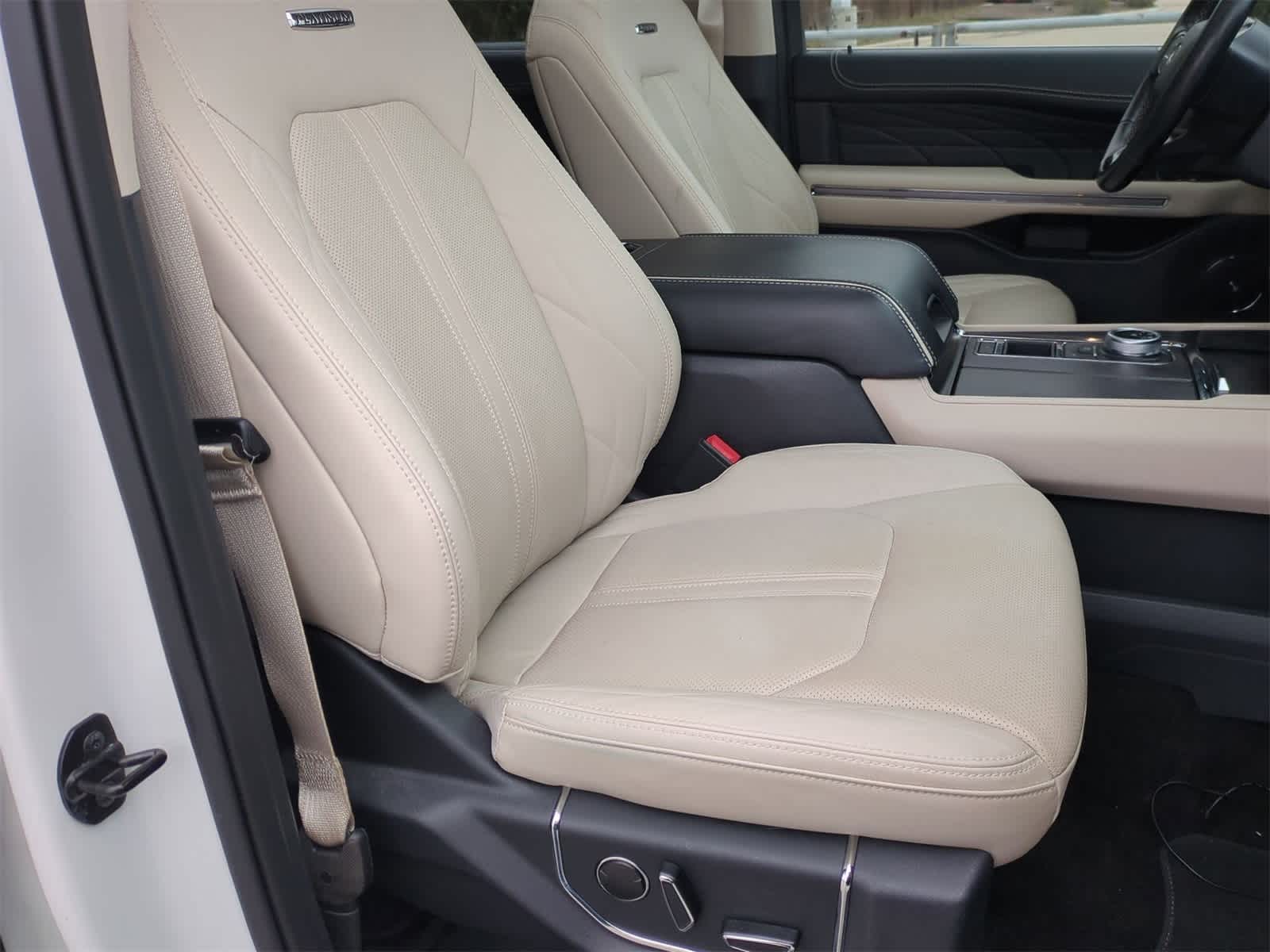 Thumbnail: 2023 Ford Expedition MAX - 28