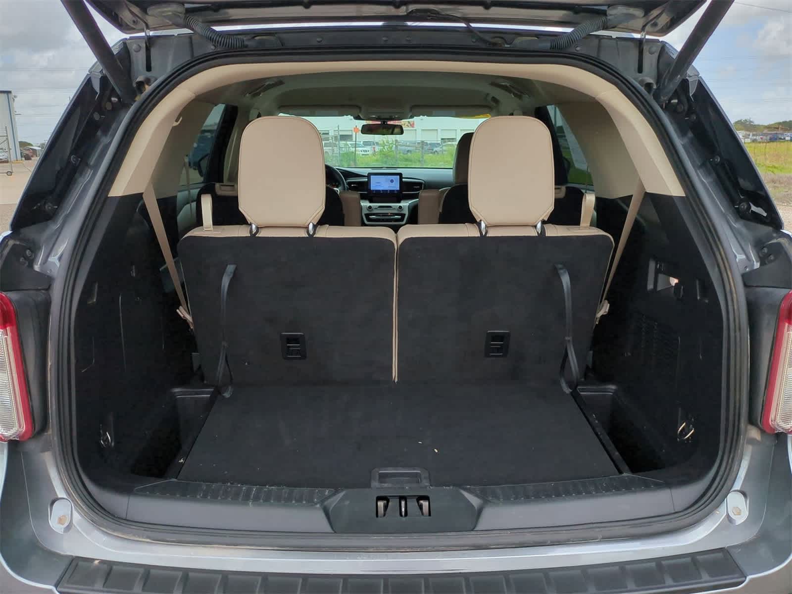 Thumbnail: 2021 Ford Explorer - 24