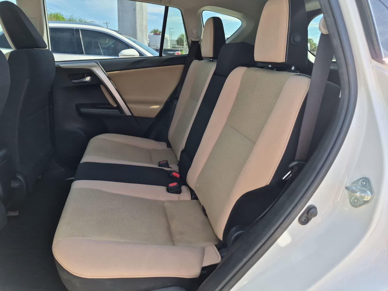 Thumbnail: 2018 Toyota RAV4 - 24