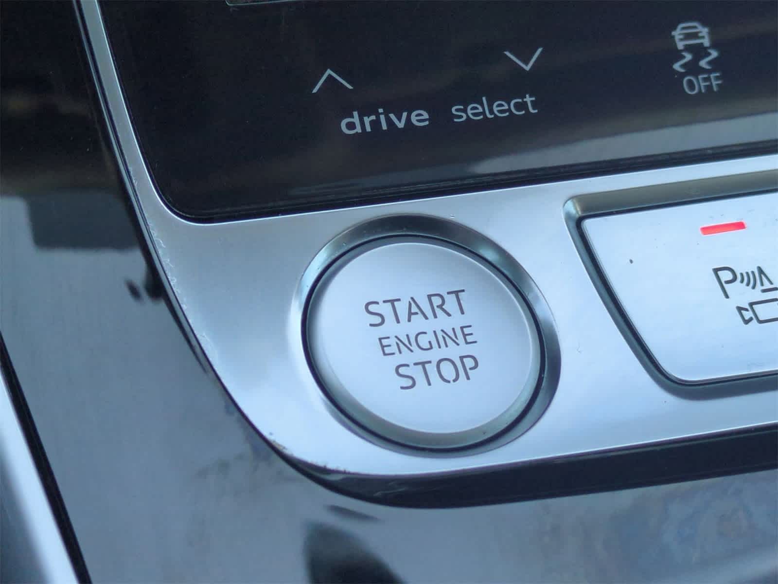 Thumbnail: 2019 Audi Q8 - 17