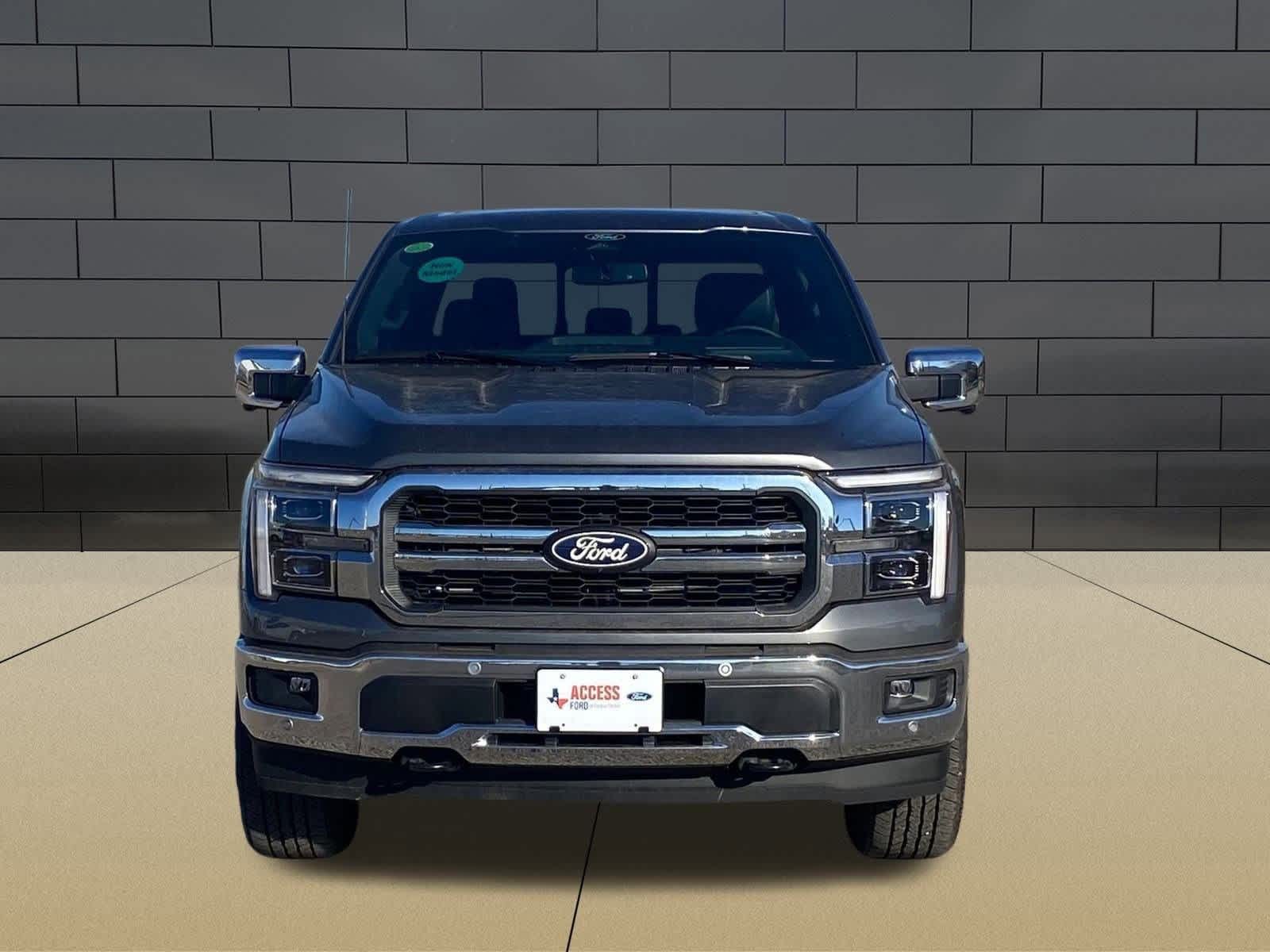 2025 Ford F-150 Lariat photo 3