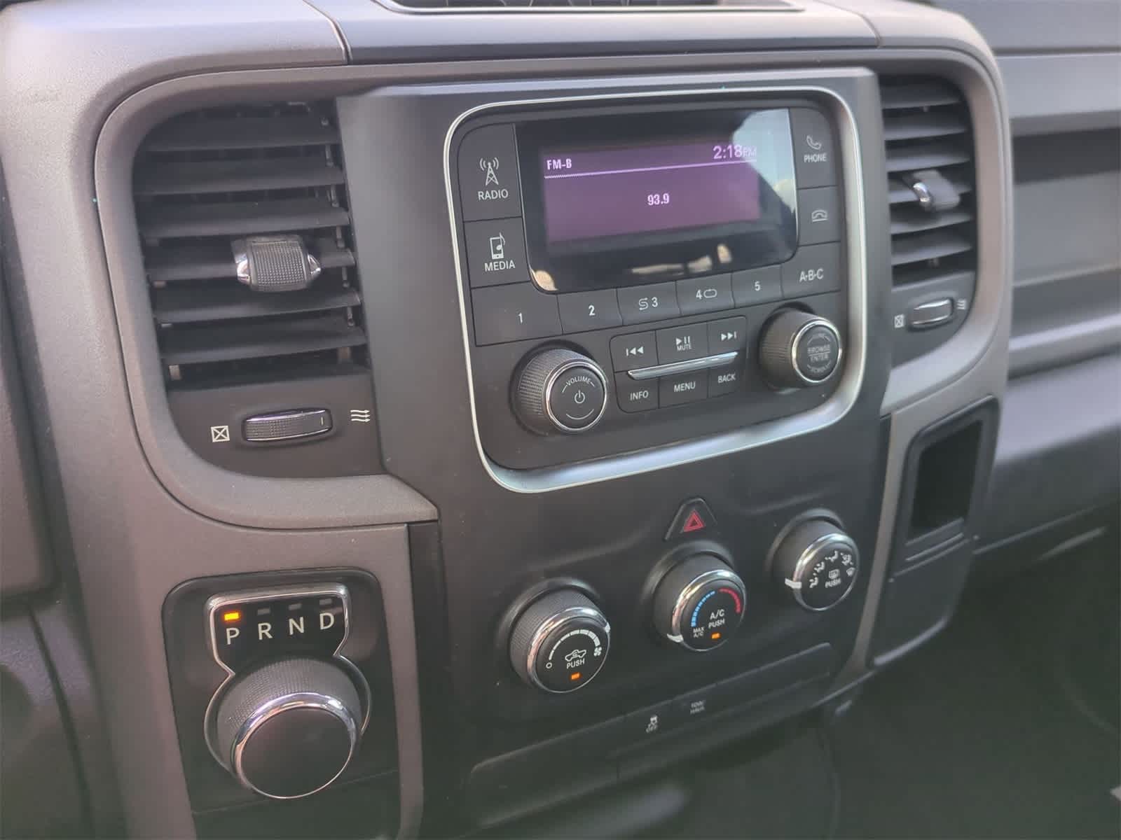 Thumbnail: 2020 RAM 1500 Classic - 13