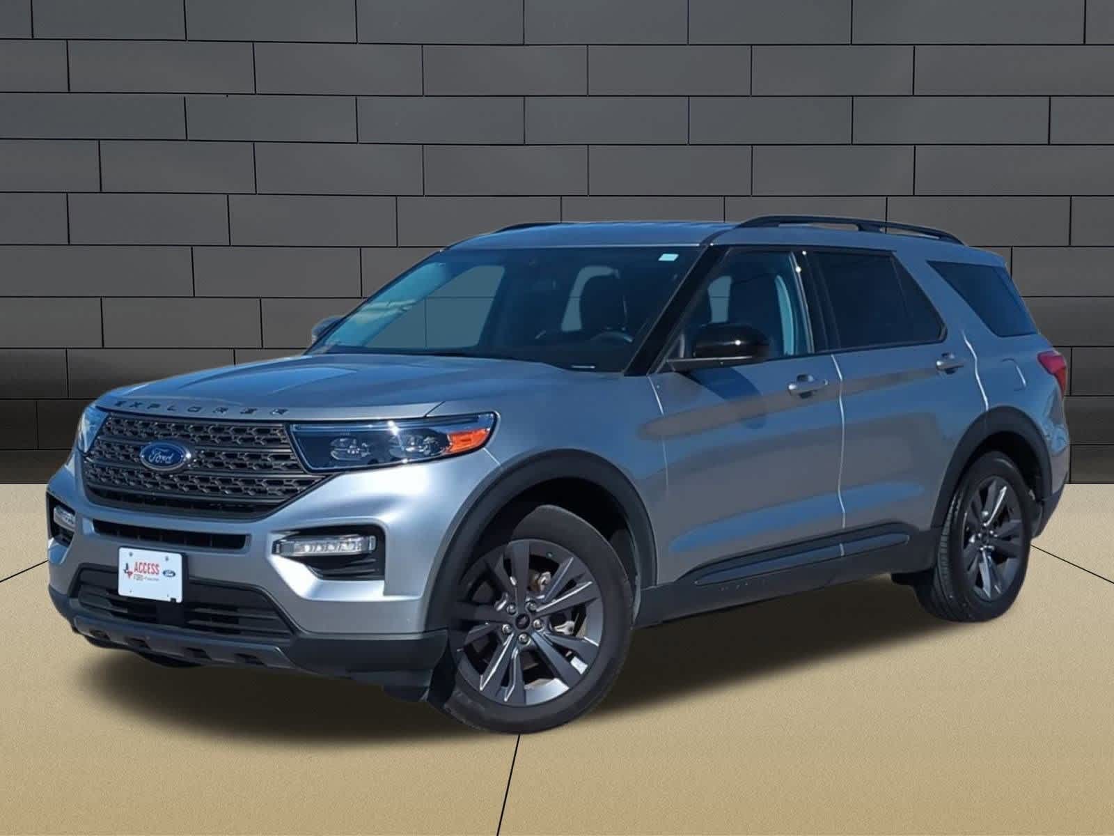 2023 Ford Explorer XLT's photo