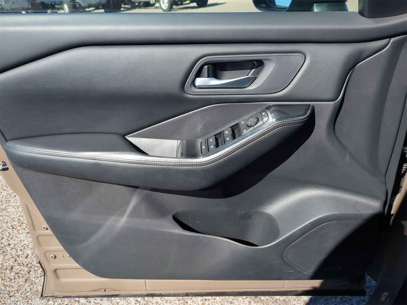 Thumbnail: 2025 Nissan Rogue - 21